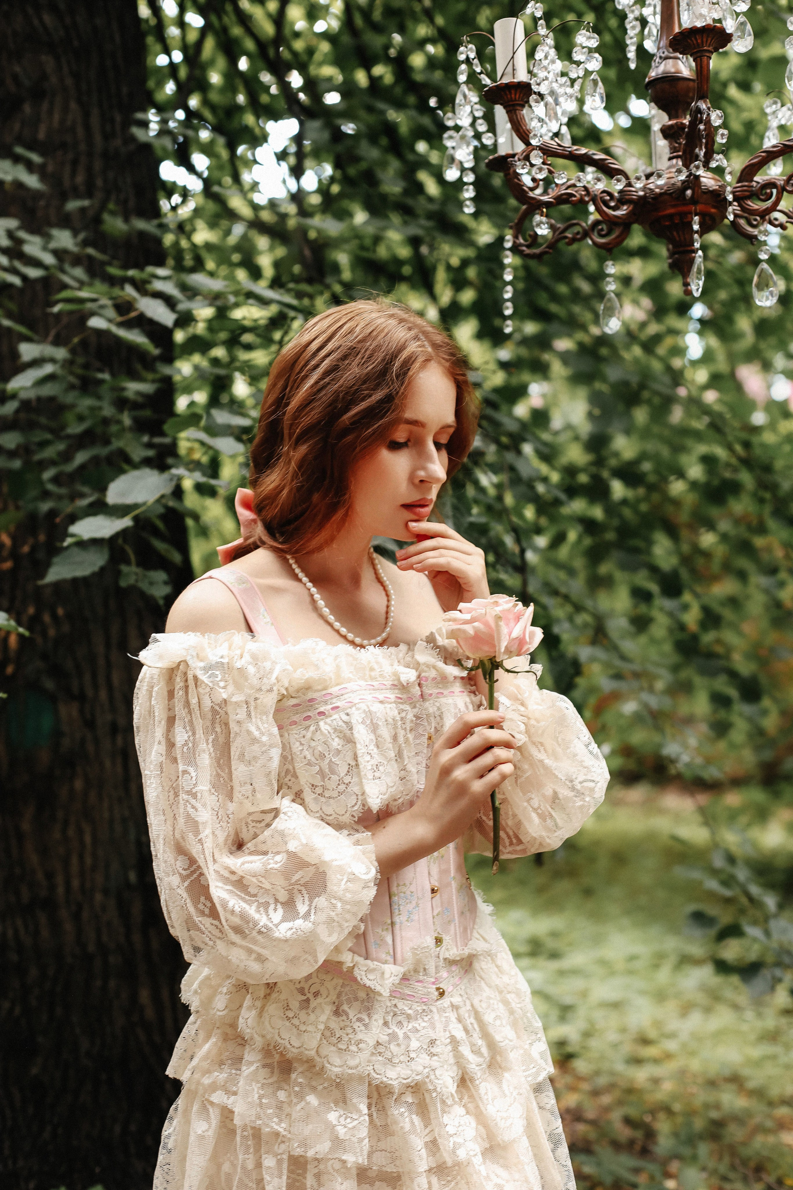 Женская фотосессия с живыми цветами в Москве. Свадебный и семейный фотограф в Москве