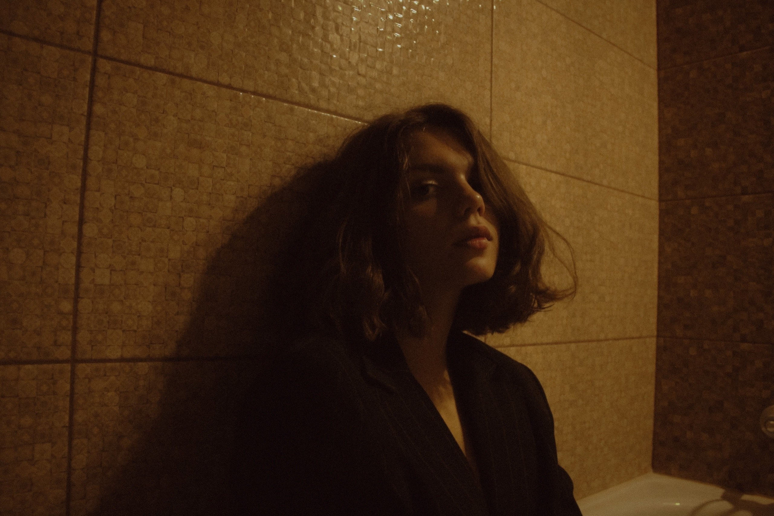 Контакты. Фотограф Елизавета Колесникова