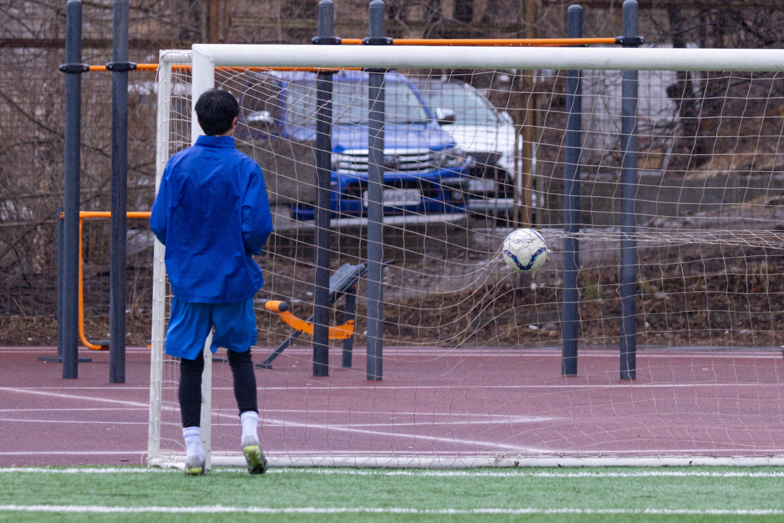 Товарищеский матч по футболу между ФК «Молодая Гвардия» и ФК «Культура». Олег Катакинов| Репортажный фотограф в городе у моря (Владивосток)