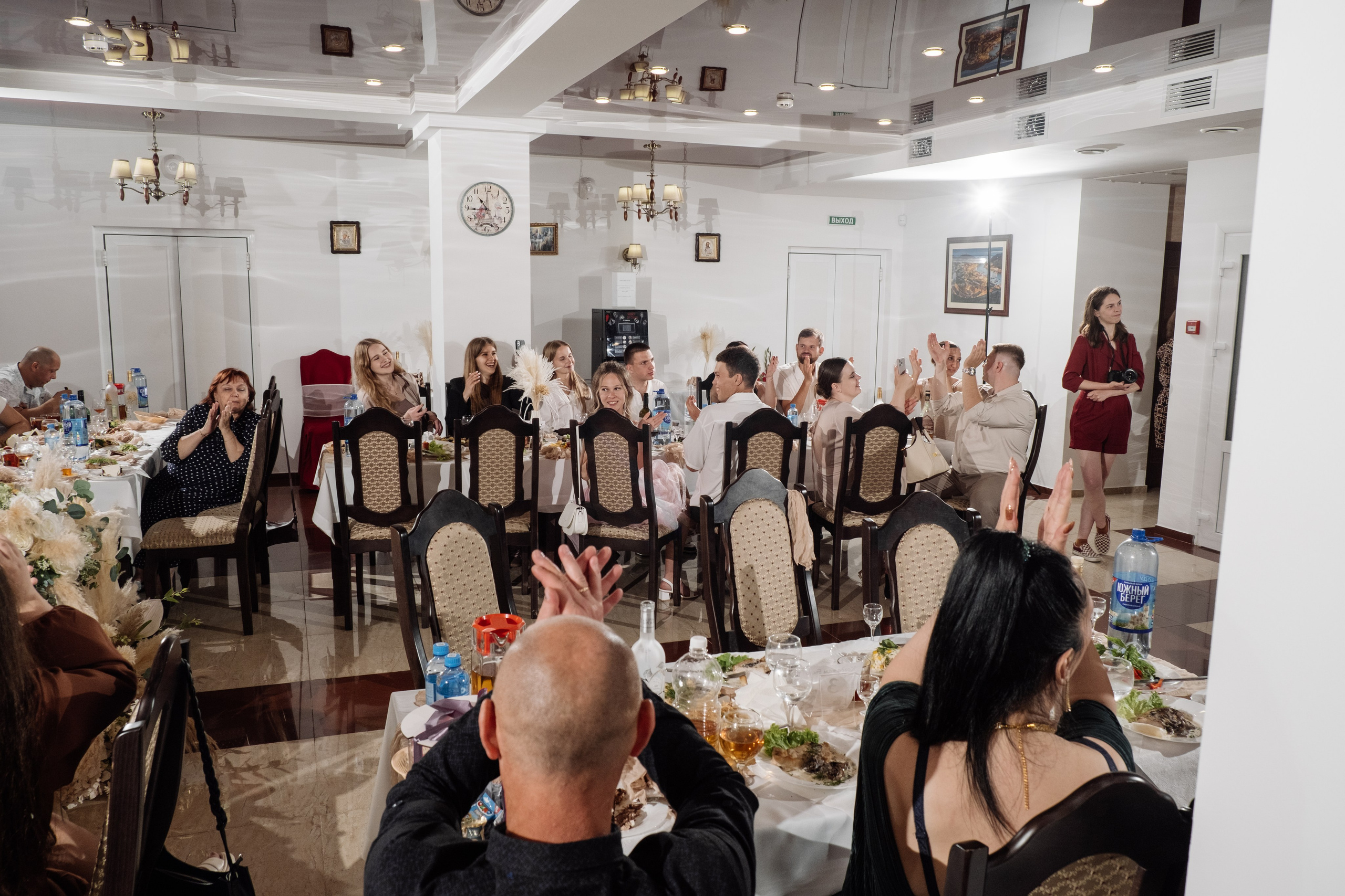 Свадебный ретопртаж. Профессиональная фотосъемка в Крыму. Натуральные эмоции и живые кадры. Забронируйте дату прямо сейчас!