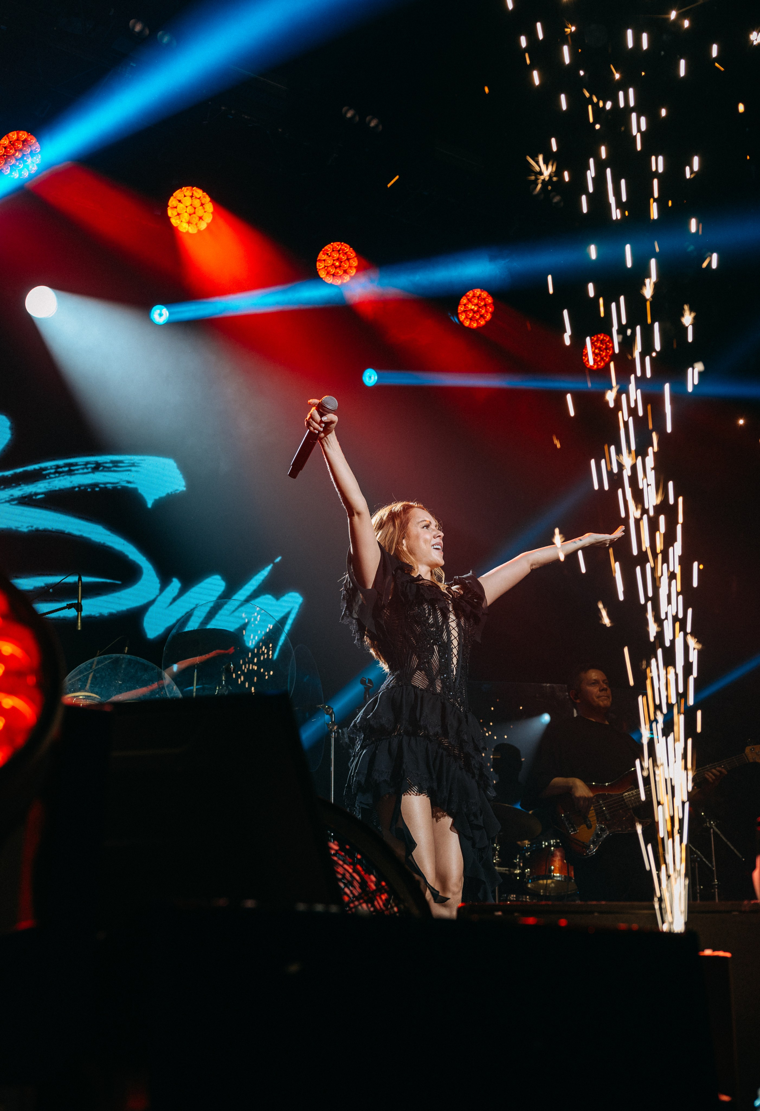 Концерт Максим в Санкт-Петербурге. Фотограф Елизавета Федосова. Репортажная съемка концерта. 