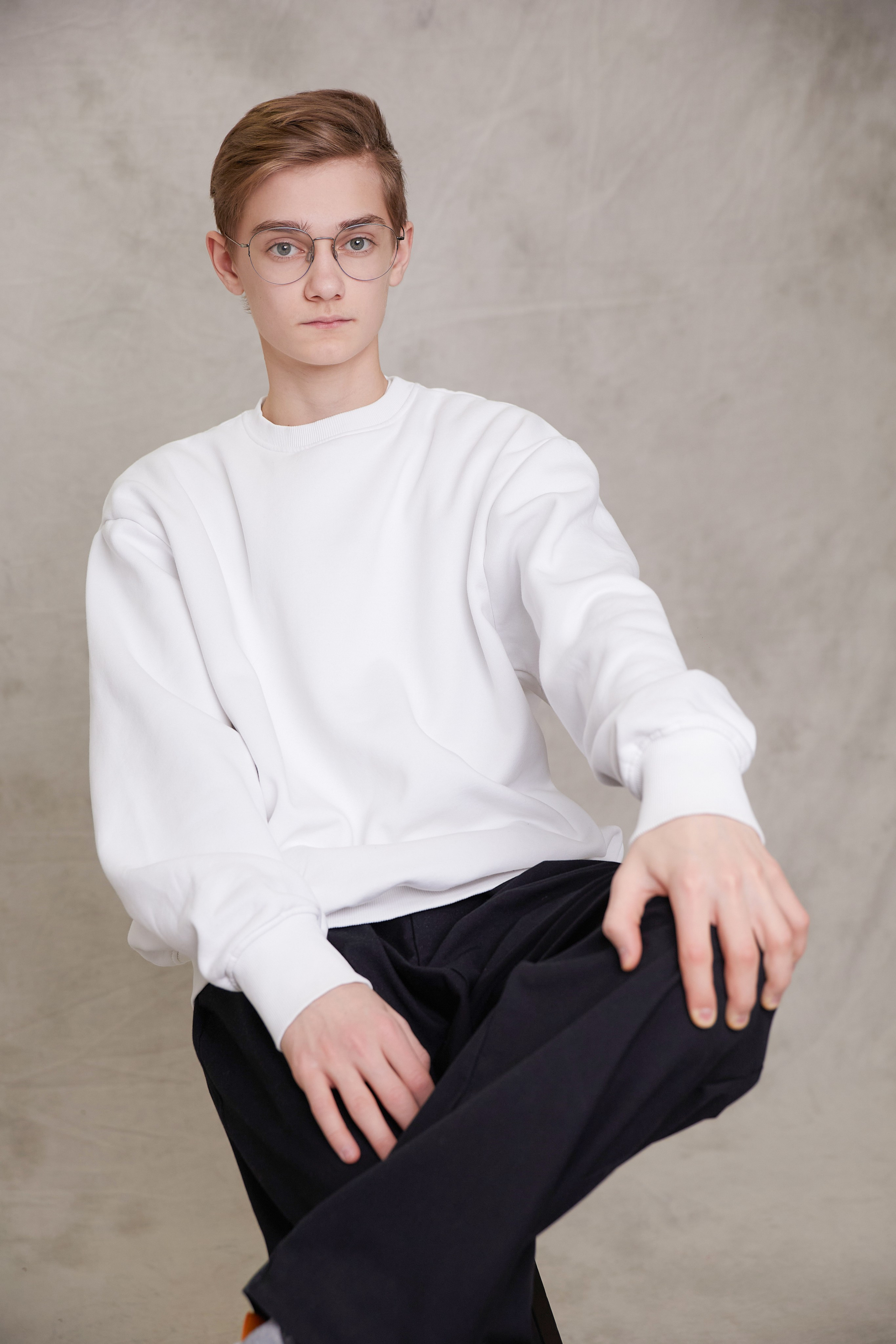 Стильный выпускной школьный альбом 9 и 11 класс «Классика» Тюмень. Выпускные альбомы в Тюмени для школ, садов, вузов спортивных секций