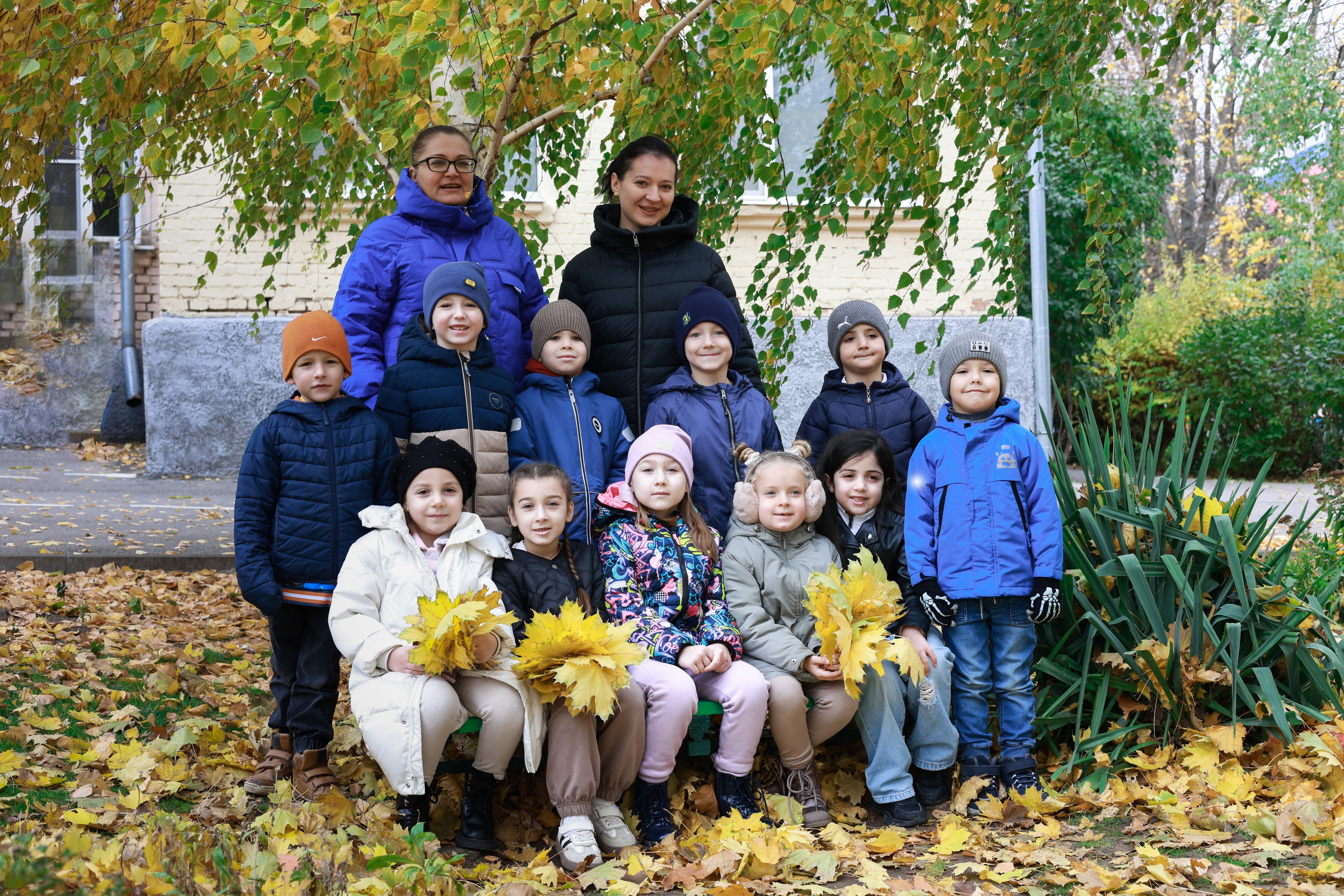 Выпускные съемки «Детский сад» Групповые фото. «ФотоЛерия» ФОТОГРАФ ВЫПУСКНЫЕ АЛЬБОМЫ