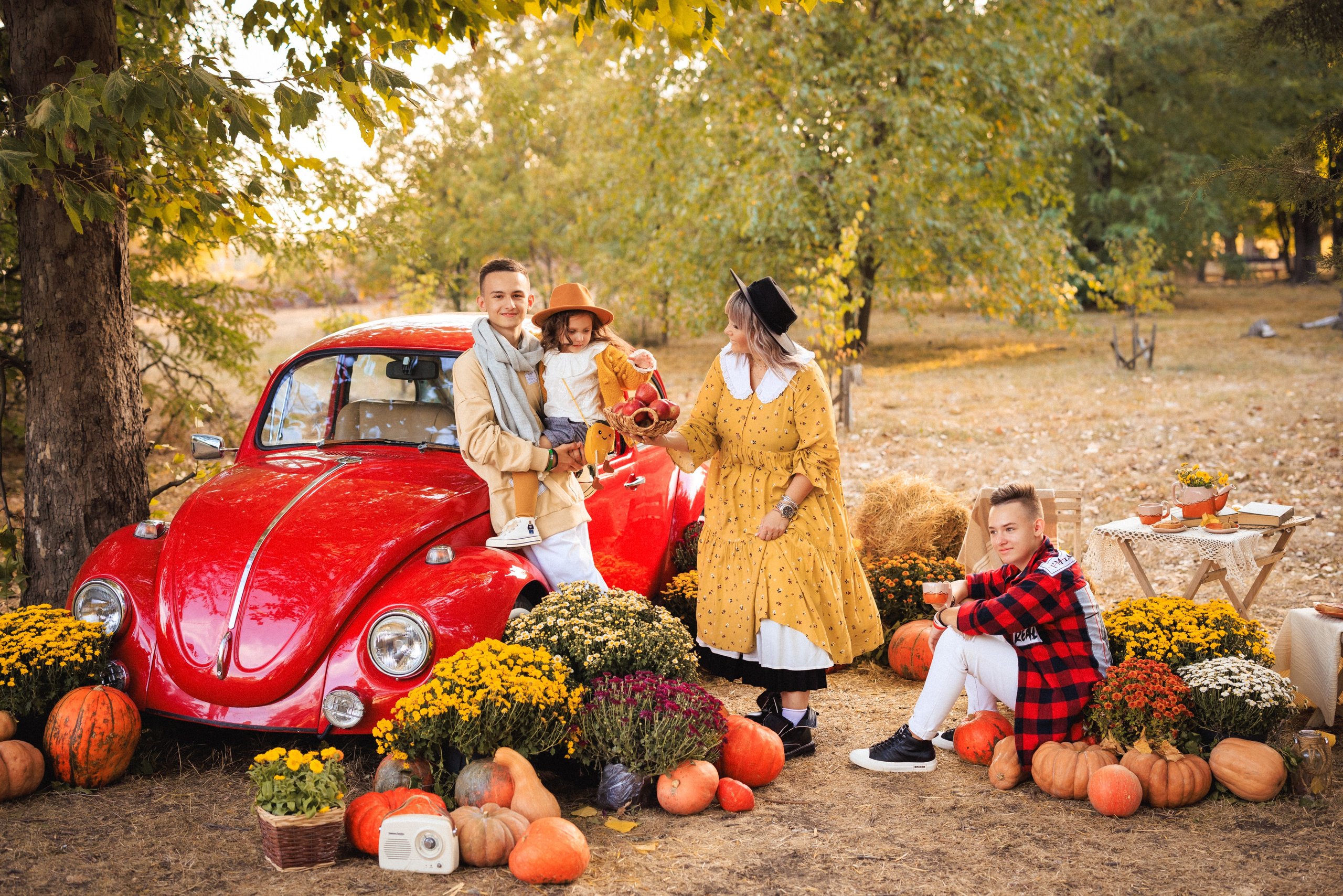 Осенняя фотосессия с Ретро автомобилем в городе Краснодаре. Семейный и детский фотограф в Краснодаре Анна Трашкова