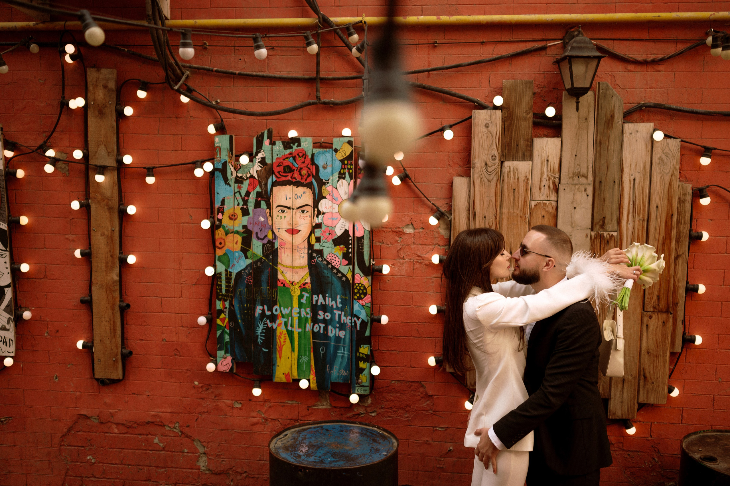 Astrakhan street wedding. Wedding photographer