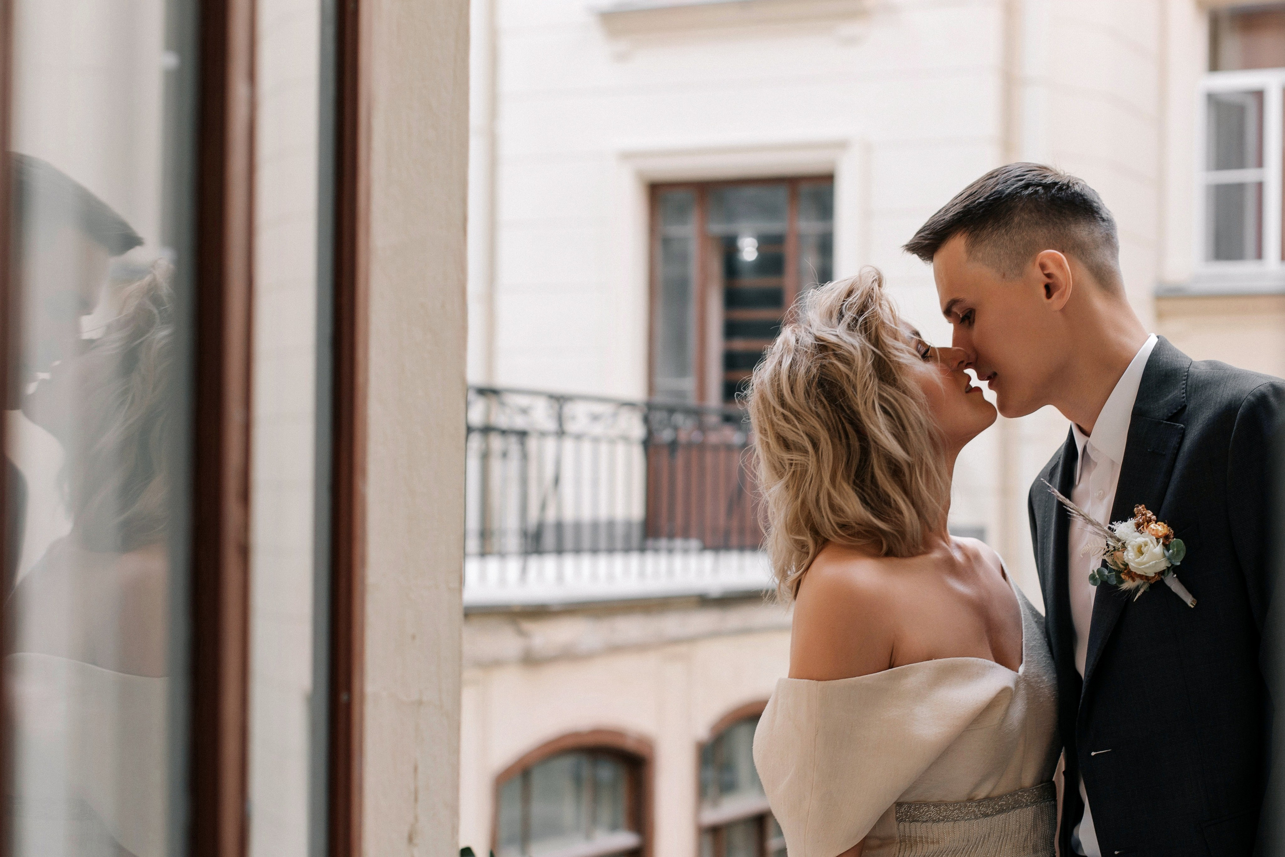 Свадьба для двоих с прогулкой в Выборге. Свадебный фотограф в Санкт-Петербурге Вика Стукачева