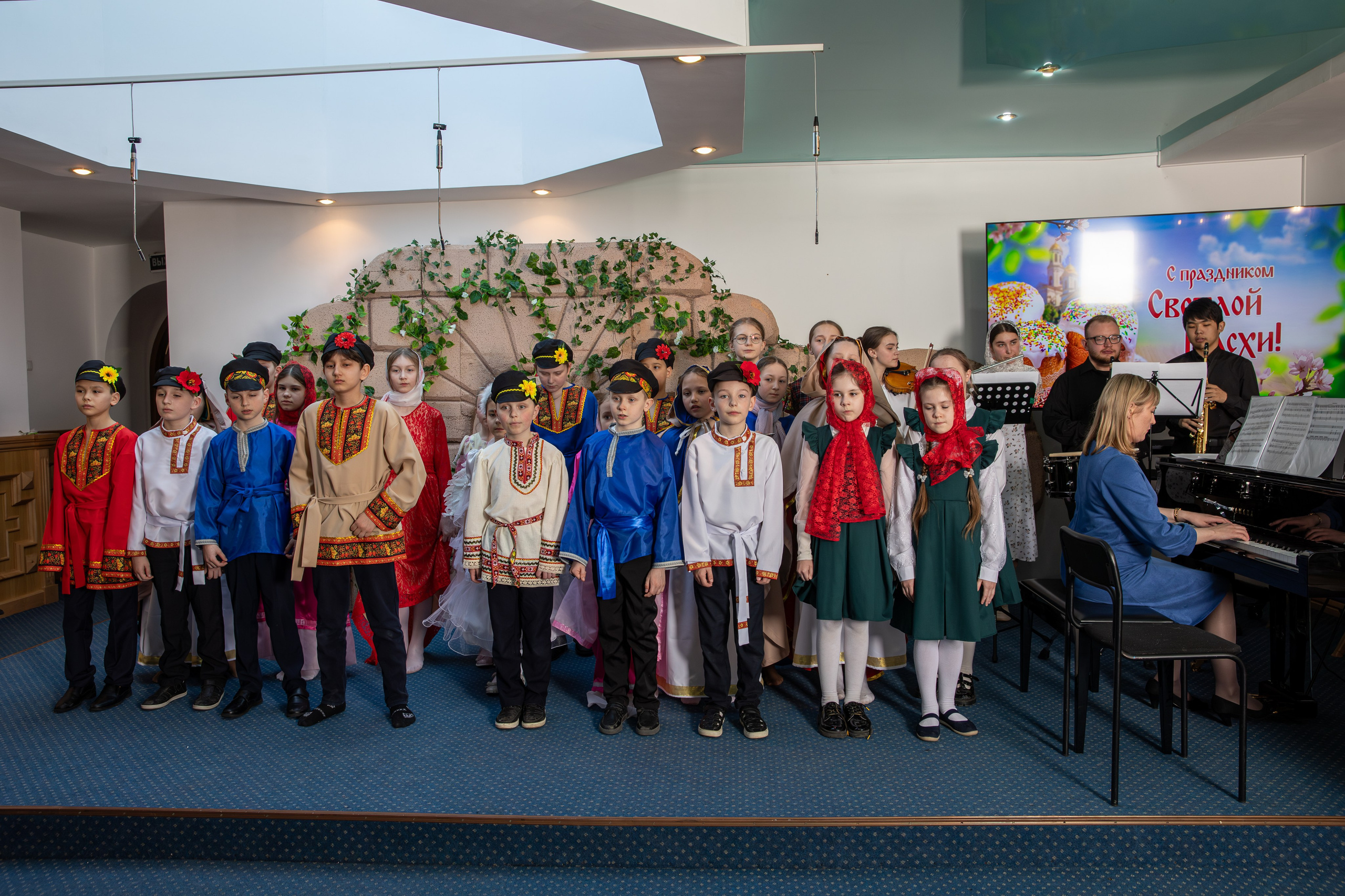 Пасхальный концерт Воскресная школа 2025. Фотограф Таинств Крещение и Венчания г. Магадан Власова Ульяна