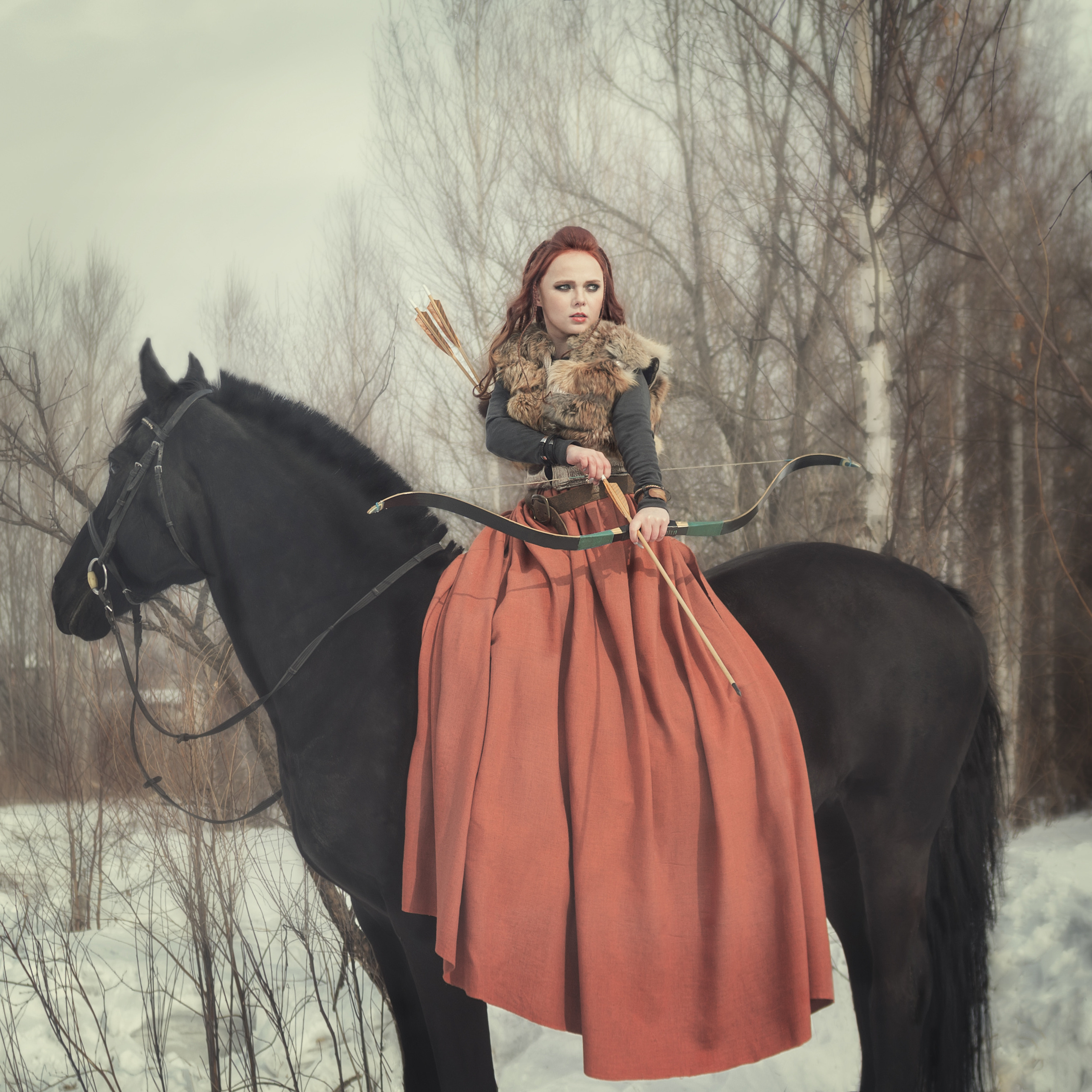 Фотосессия Лесная охотница, девушка с луком на лошади