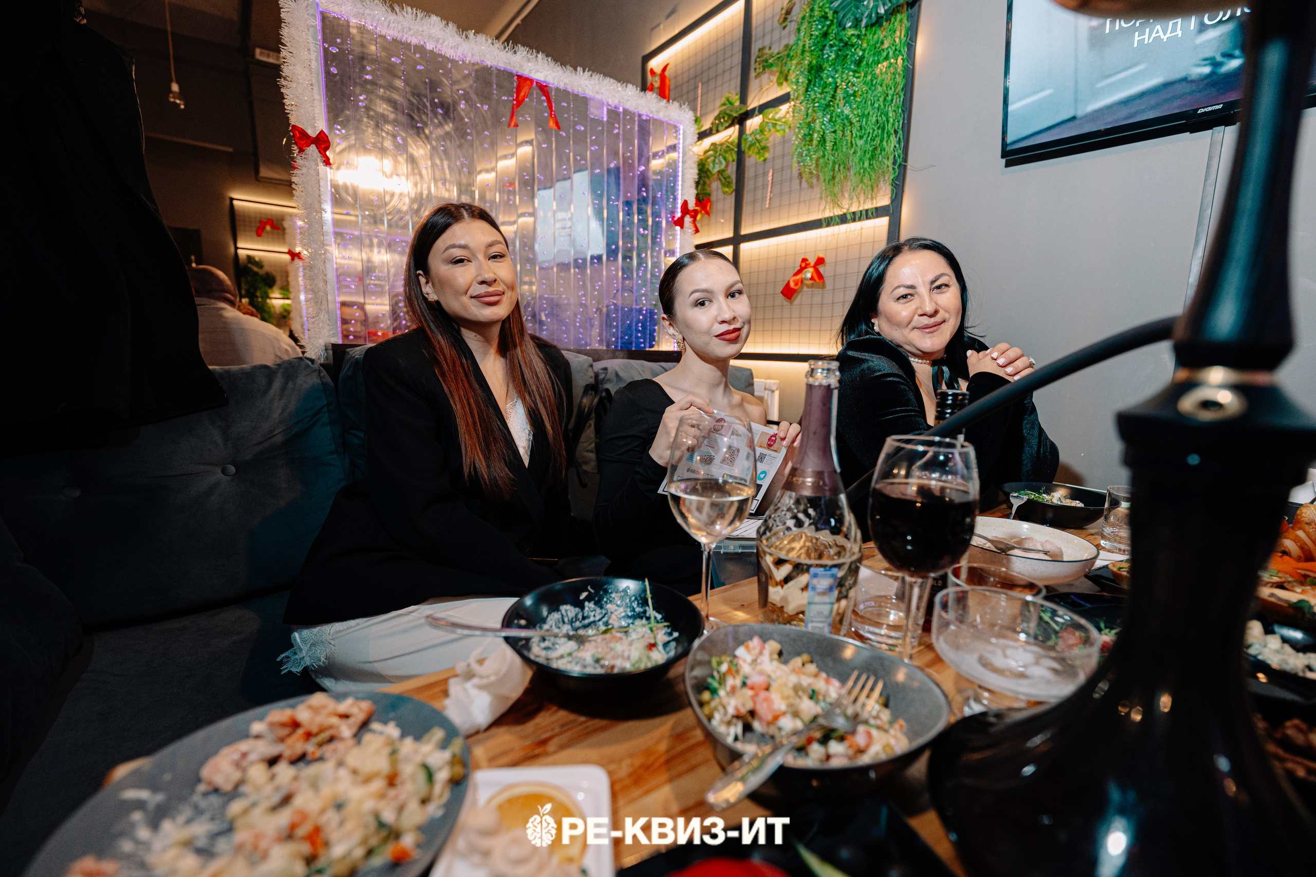 Реквизит — квиз в Зеленодольске и Волжске ZR cafe. Свадебный фотограф в Казани, и Зеленодольске Радик Мухаметов