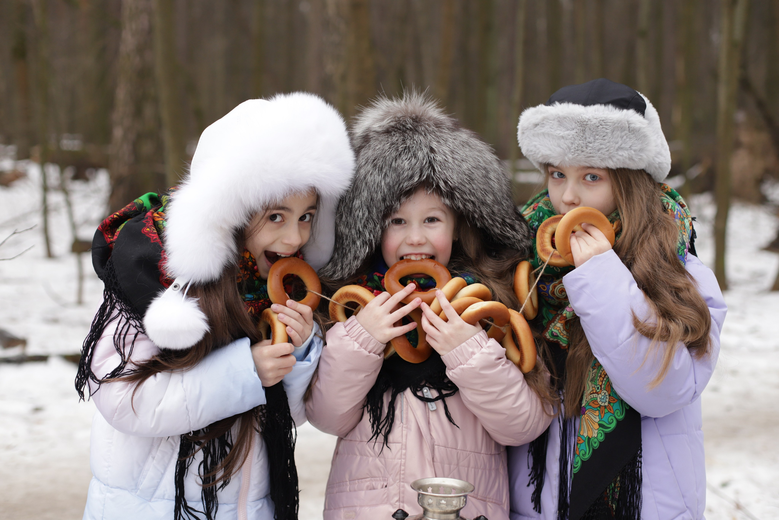 Девчёнки в павлопосадских платках и мальчишка. Диана Николаева — фотограф город Балашиха