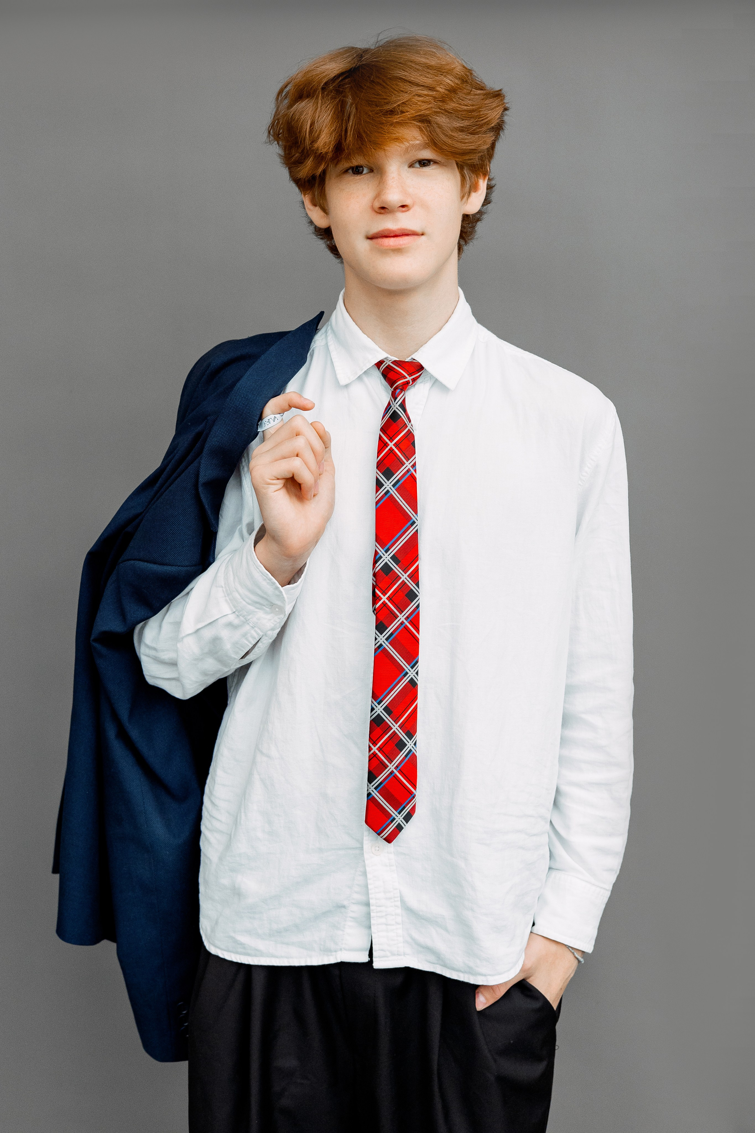 СТАРШАЯ ШКОЛА. Фотокомпания «Алые паруса» выпускные альбомы Москва и МО