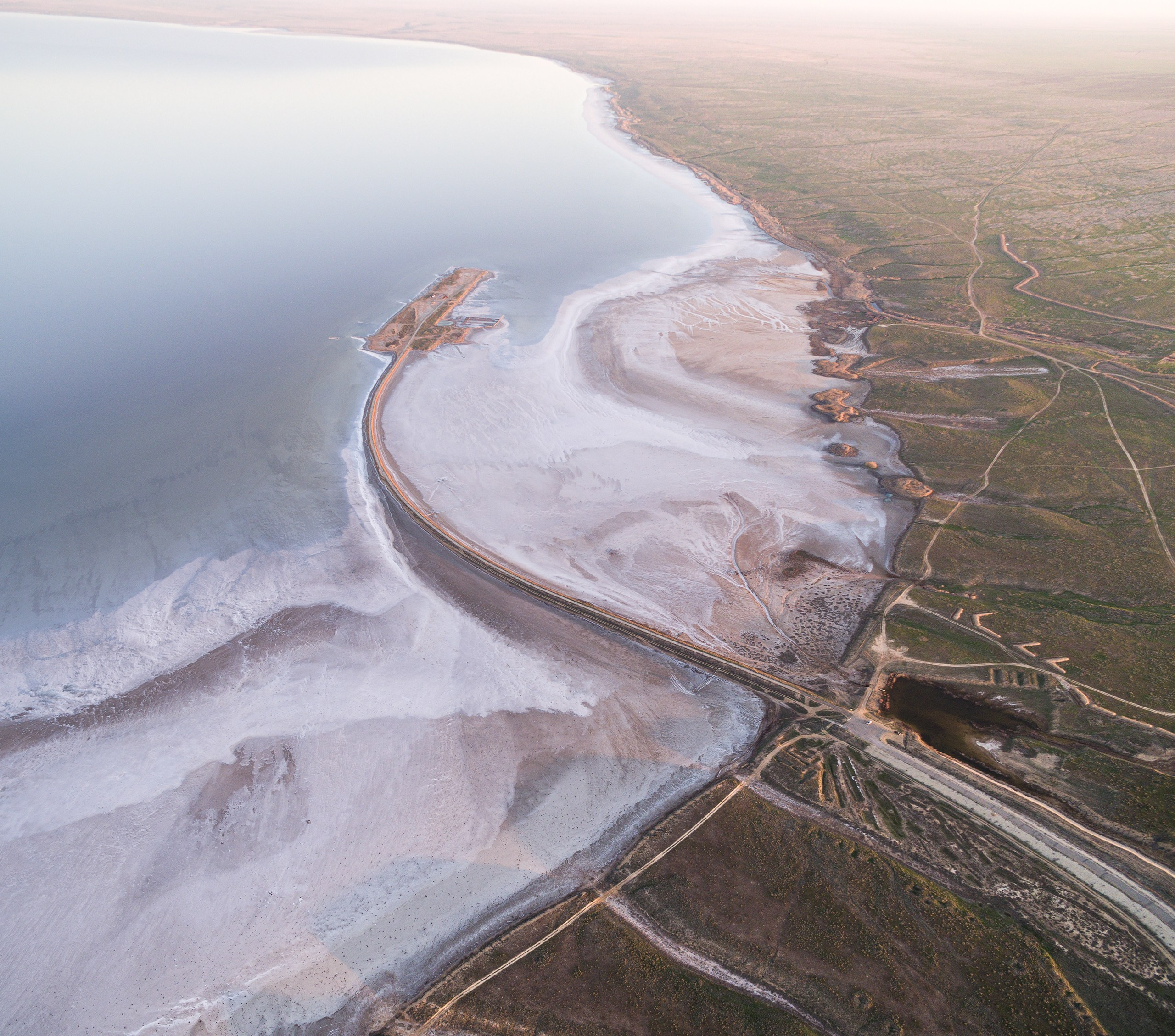 Озеро Эльтон. Фотограф Владимир Медведев