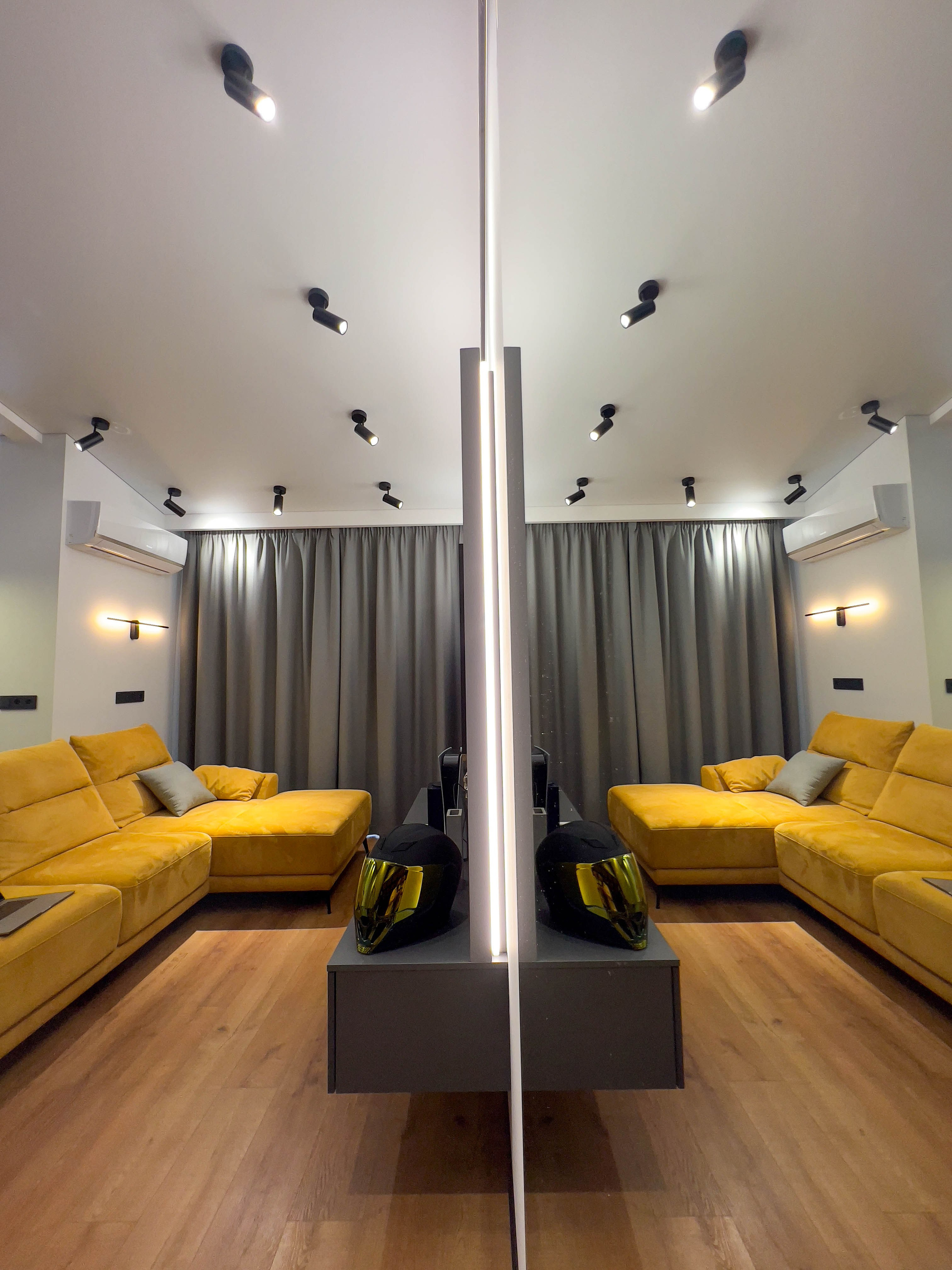 The apartment is on two levels. Fotograf Dmitrii Donets