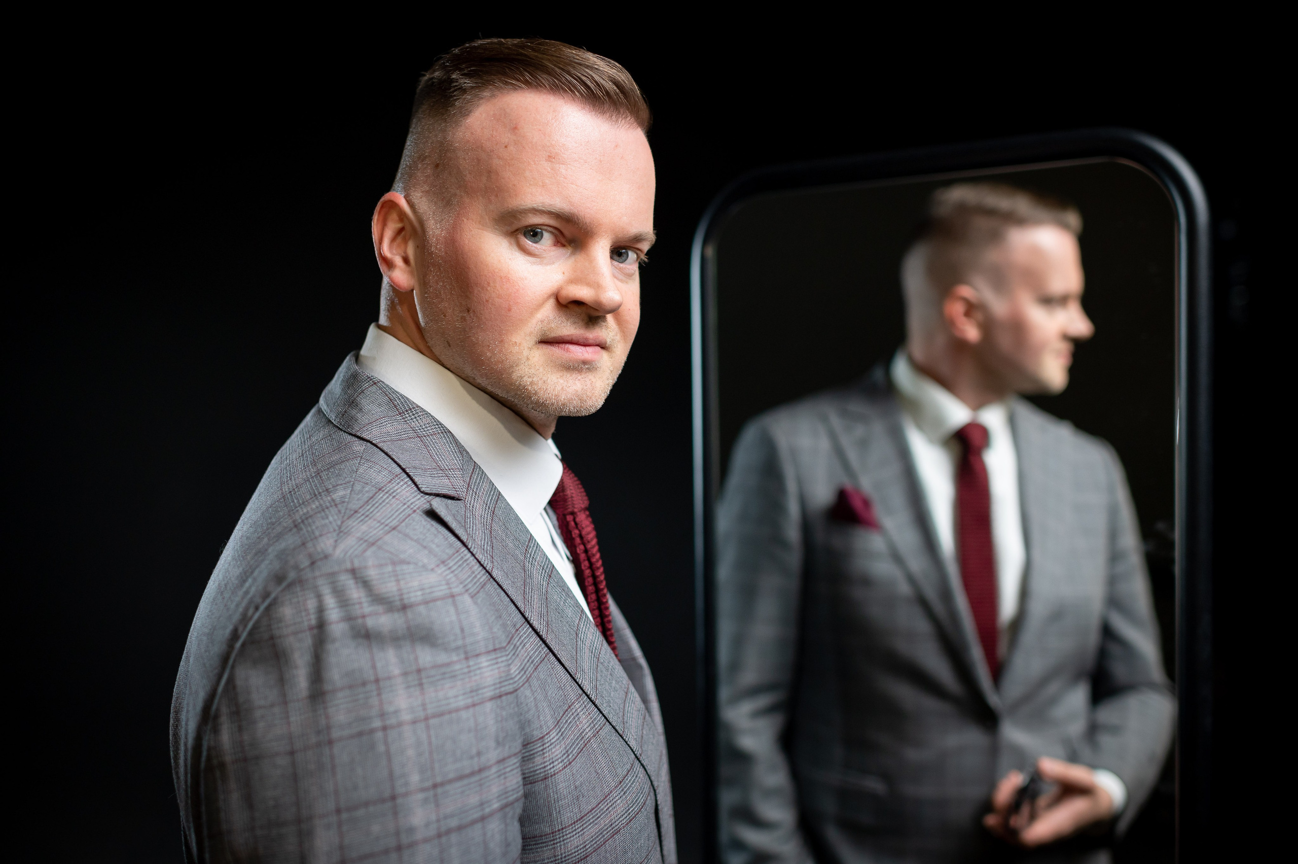 Ты можешь быть разным: деловой или взрывной. Портретный, семейный и свадебный фотограф в Санкт-Петербурге и в Пушкине Ширяев Денис