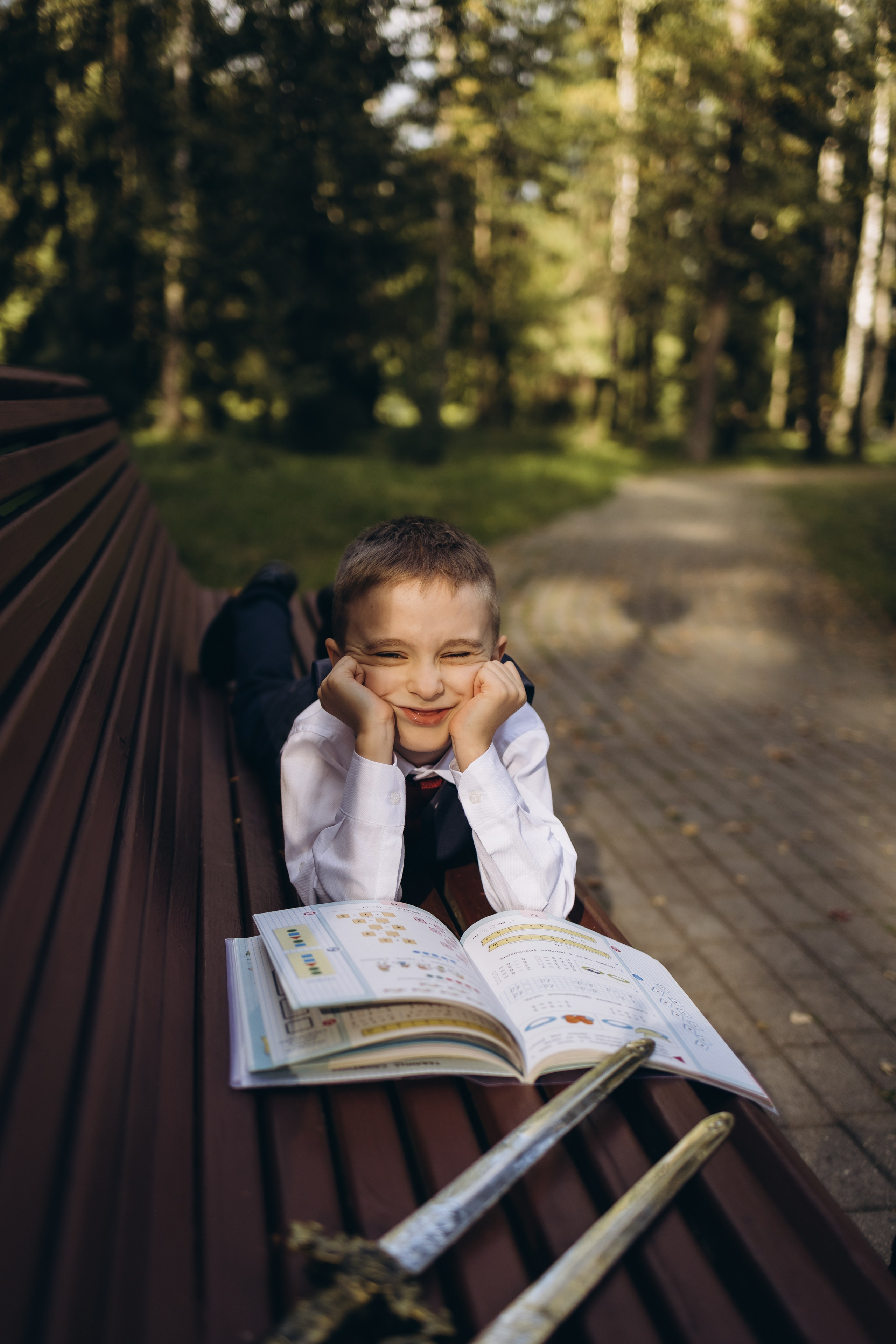 Первая школьная фотография Димули (1.09.2025 г.) г. Обнинск (Калужская обл.). Надежда Стар семейный и церковный фотограф в Жукове и Калужской области