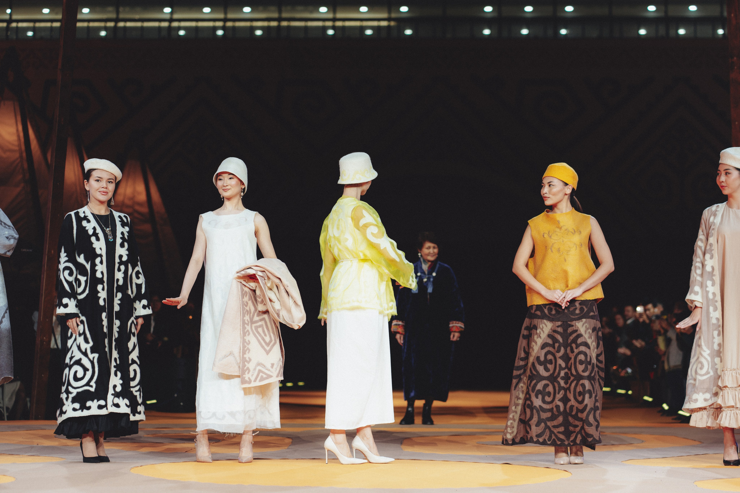 ETHNIC FASHION SHOWS / THE PODIUM