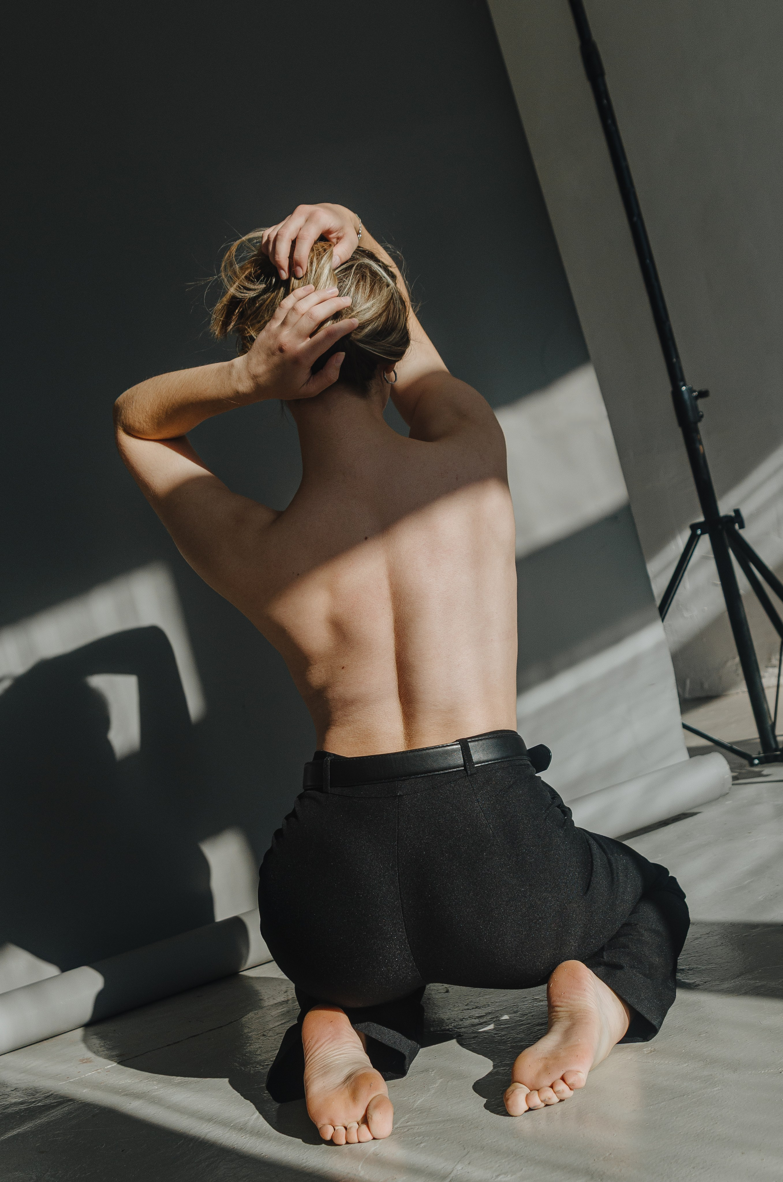 Женская фотосессия в стиле минимализм. Денисова Аля — фотограф для парных съемок и индивидуальных историй в Барнауле