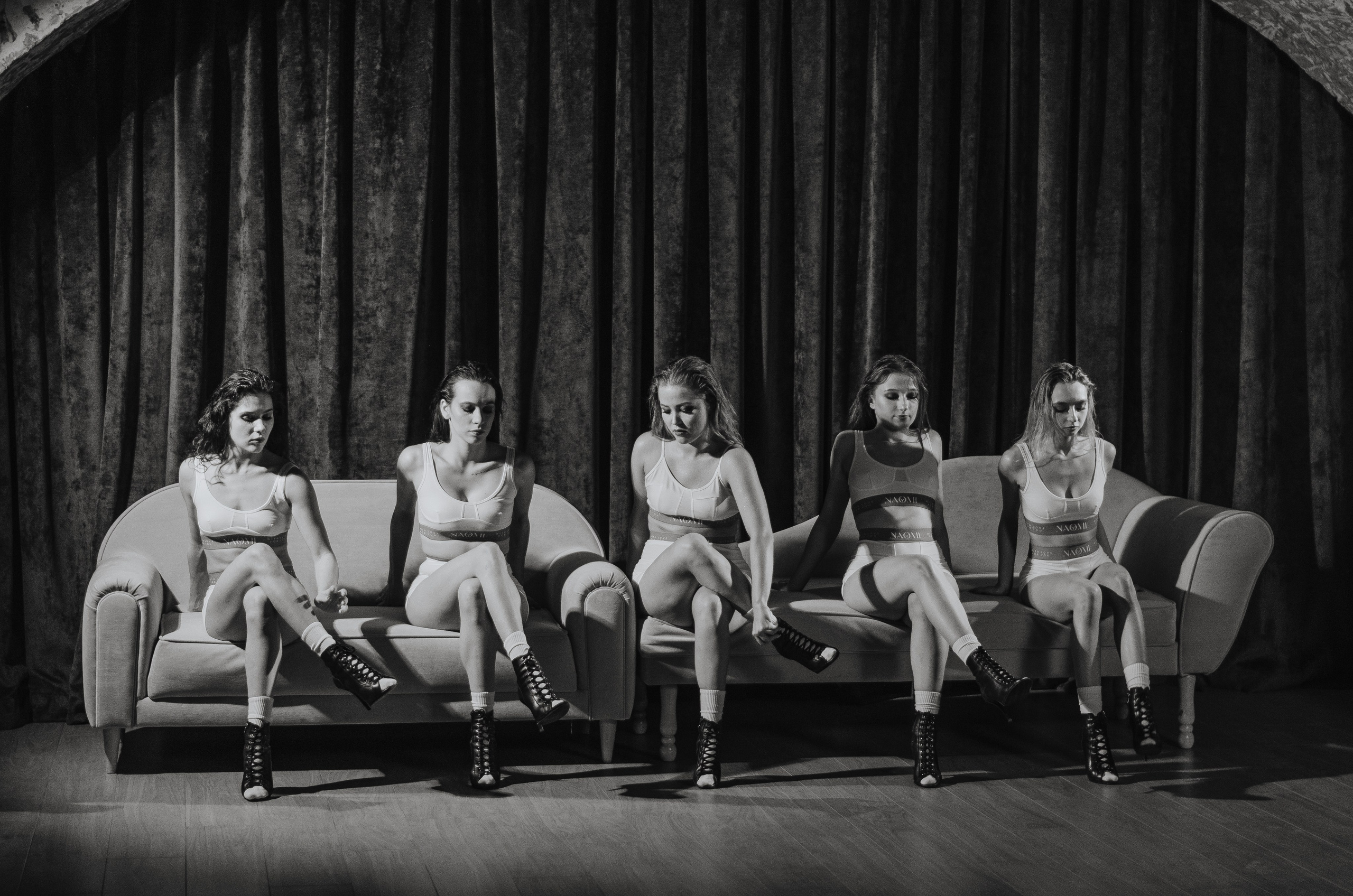 Фото-подглядки с видеосъемки танцевальной команды «Secret». Денисова Аля — фотограф для парных съемок и индивидуальных историй в Барнауле