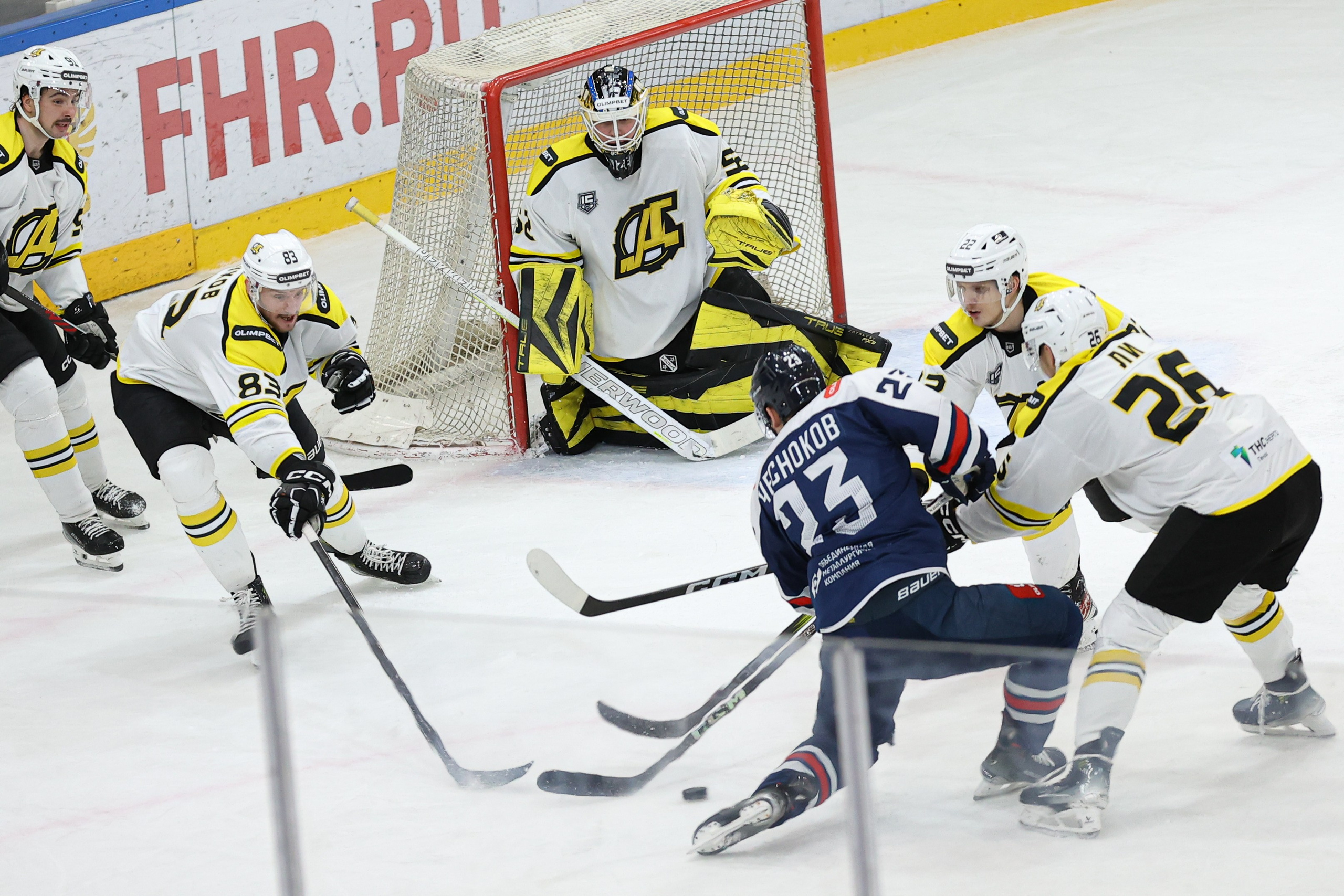 Хоккей. Спортивный фотограф Денис Веселов в Нижнем Новгороде