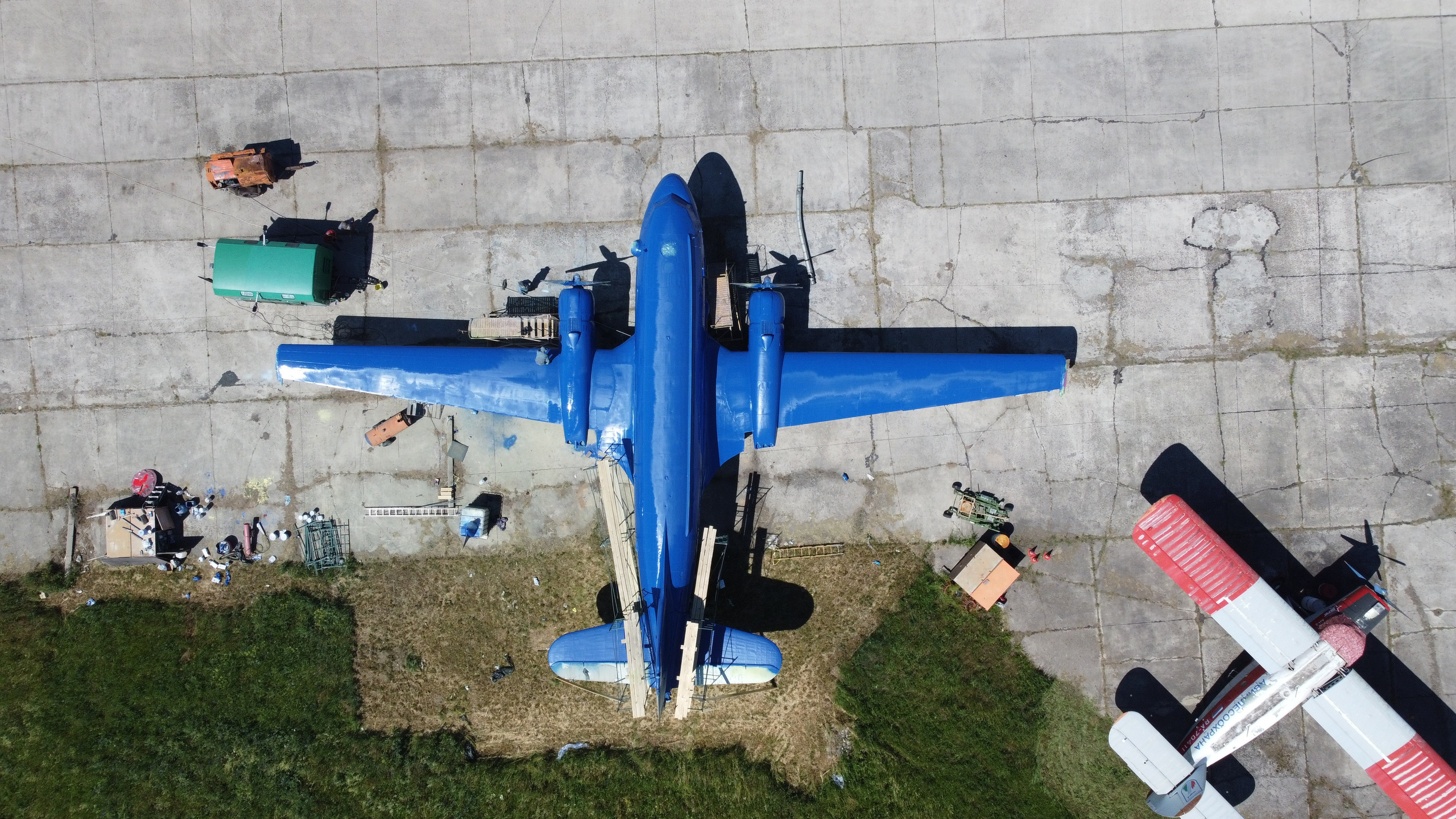 Ил-14Т «Голубая Мечта» — покраска (2022г). Фотоальбом показывающий увлекательный мир авиации и мир медведей Андрея Иванова