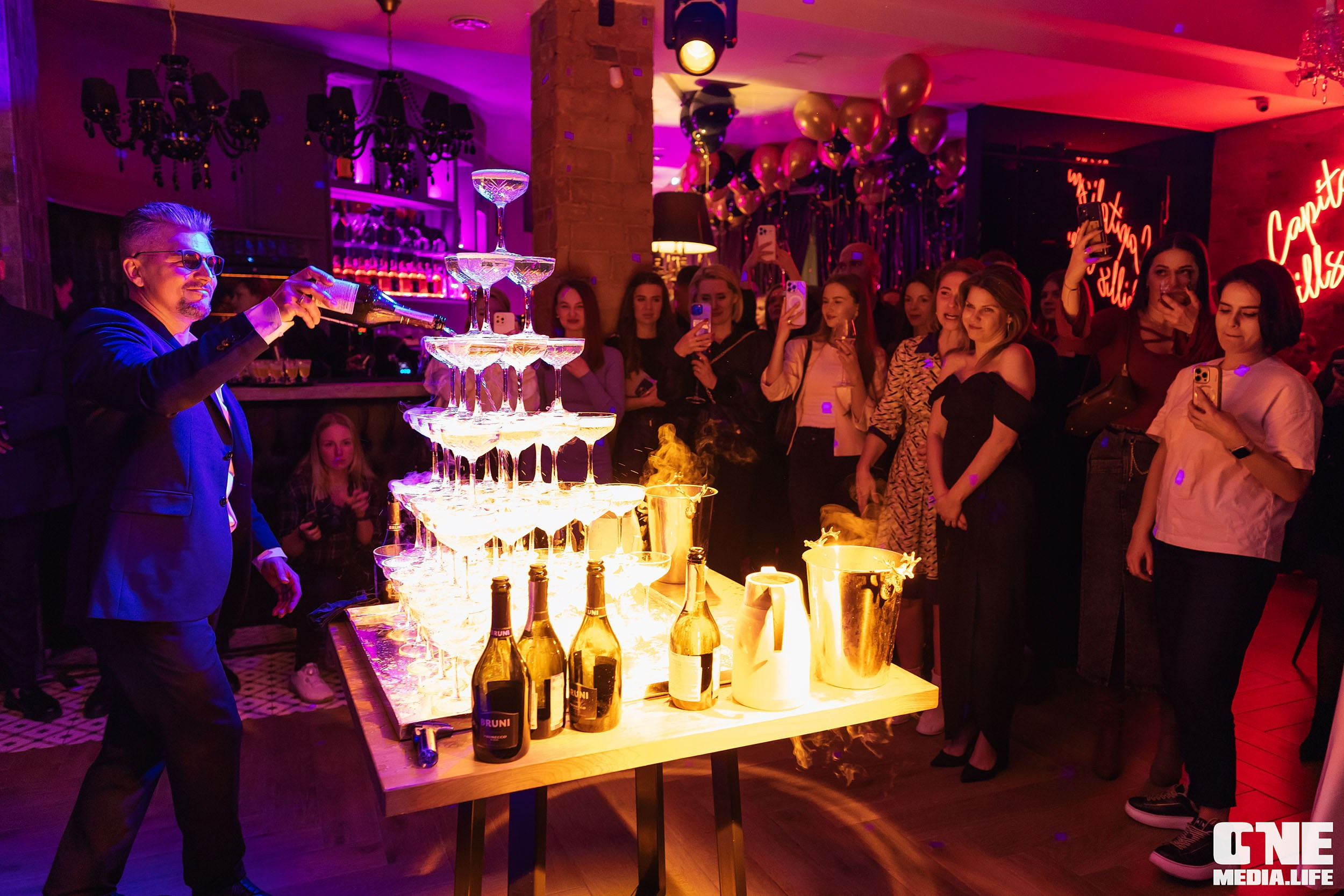 Фоторепортаж из караоке-клуба Белгравия. One Media Life: фоторепортажи, фотоотчеты с мероприятий и заведений