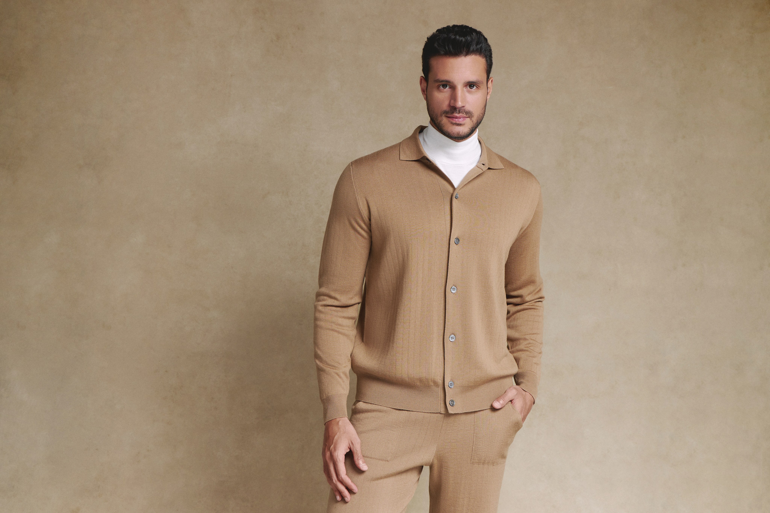 Turi Prive lookbook. Fashion and model test photographer based in Dubai and Abu-Dhabi