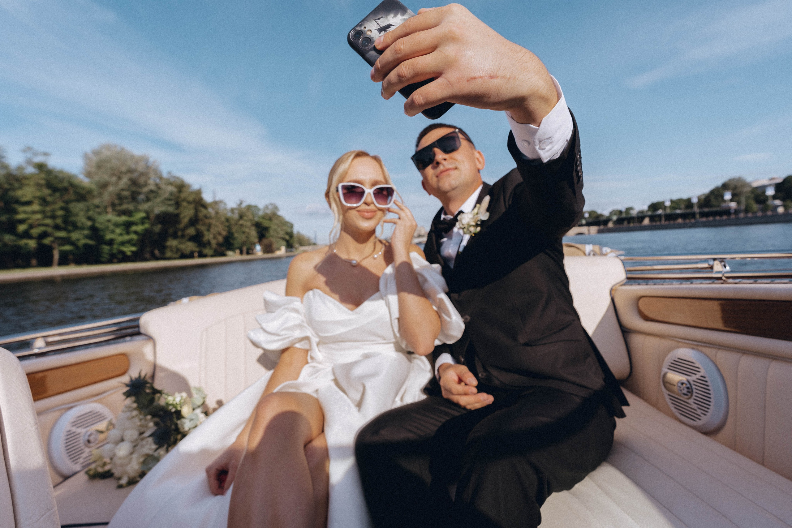 СВАДЕНБНАЯ СЬЕМКА НА КАТЕРЕ ПО КАНАЛАМ САНКТ-ПЕТЕРБУРГА И В АКВАТОРИИ НЕВЫ. Профессиональный фотограф, Санкт-Петербург — Виктория Богомолова