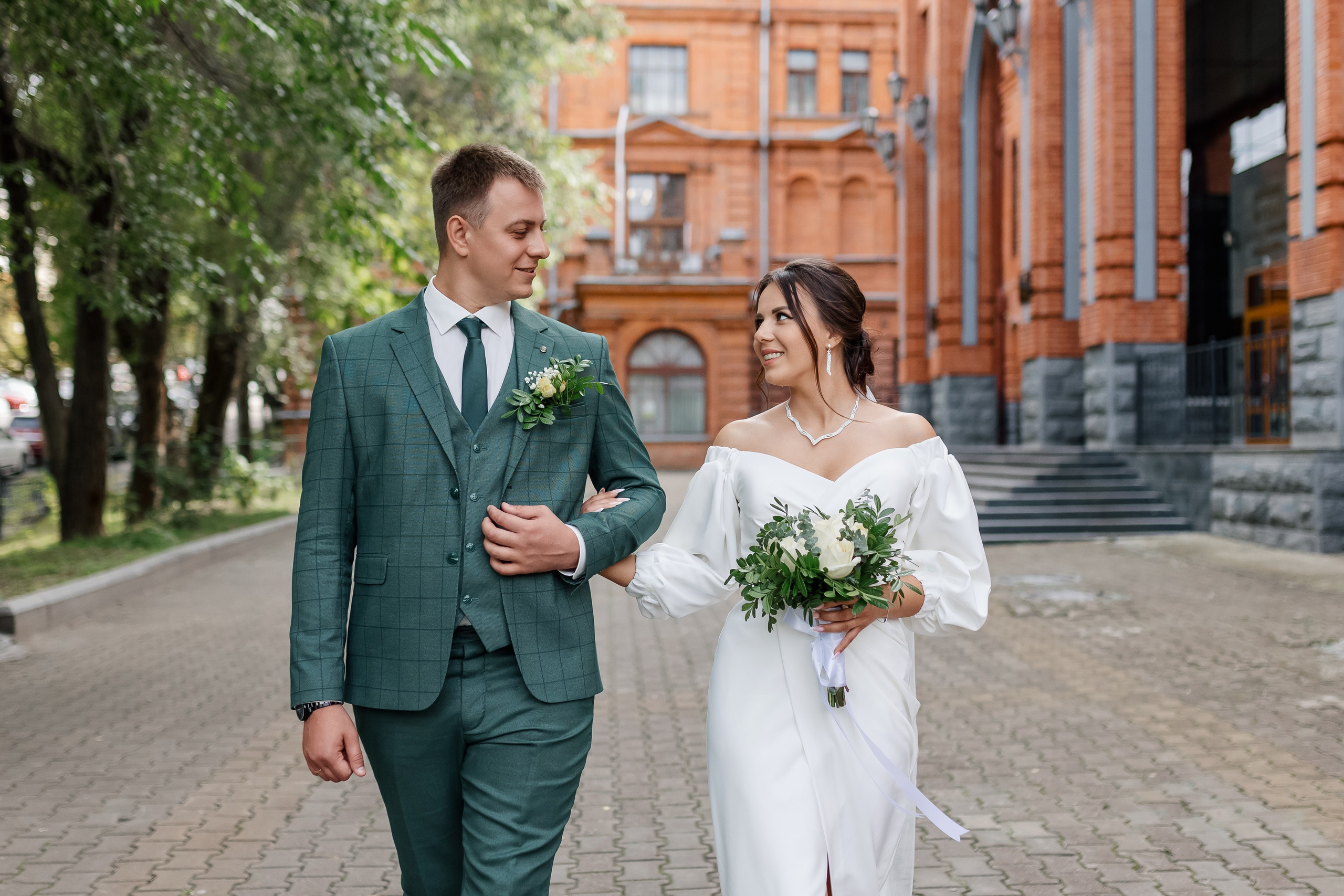 Олег и Юлия. Свадебная прогулка. Свадебный фотограф в Хабаровске