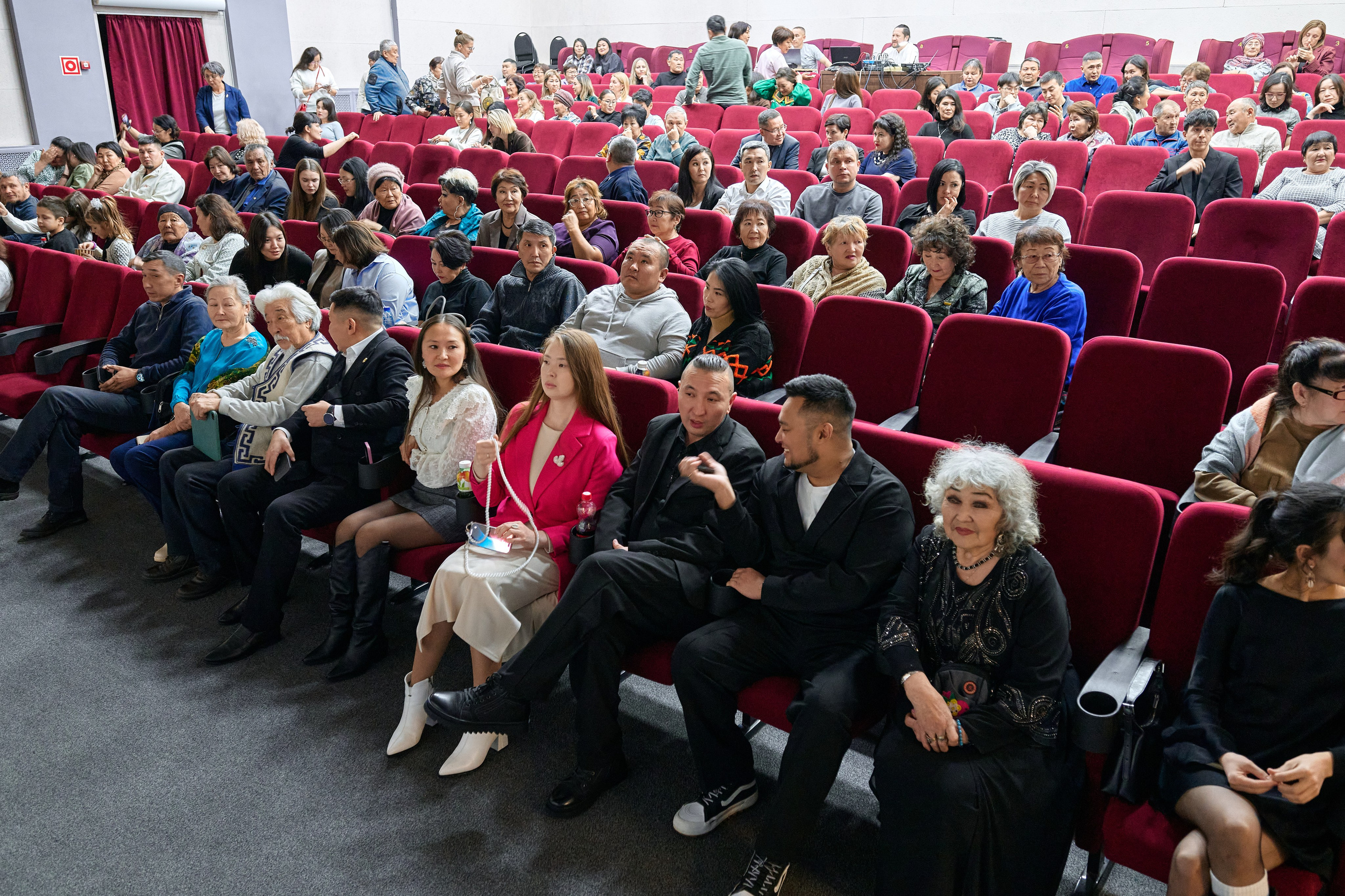 Волки — премьера. Фотограф Опыт Качество Скорость Горный Алтай Барнаул