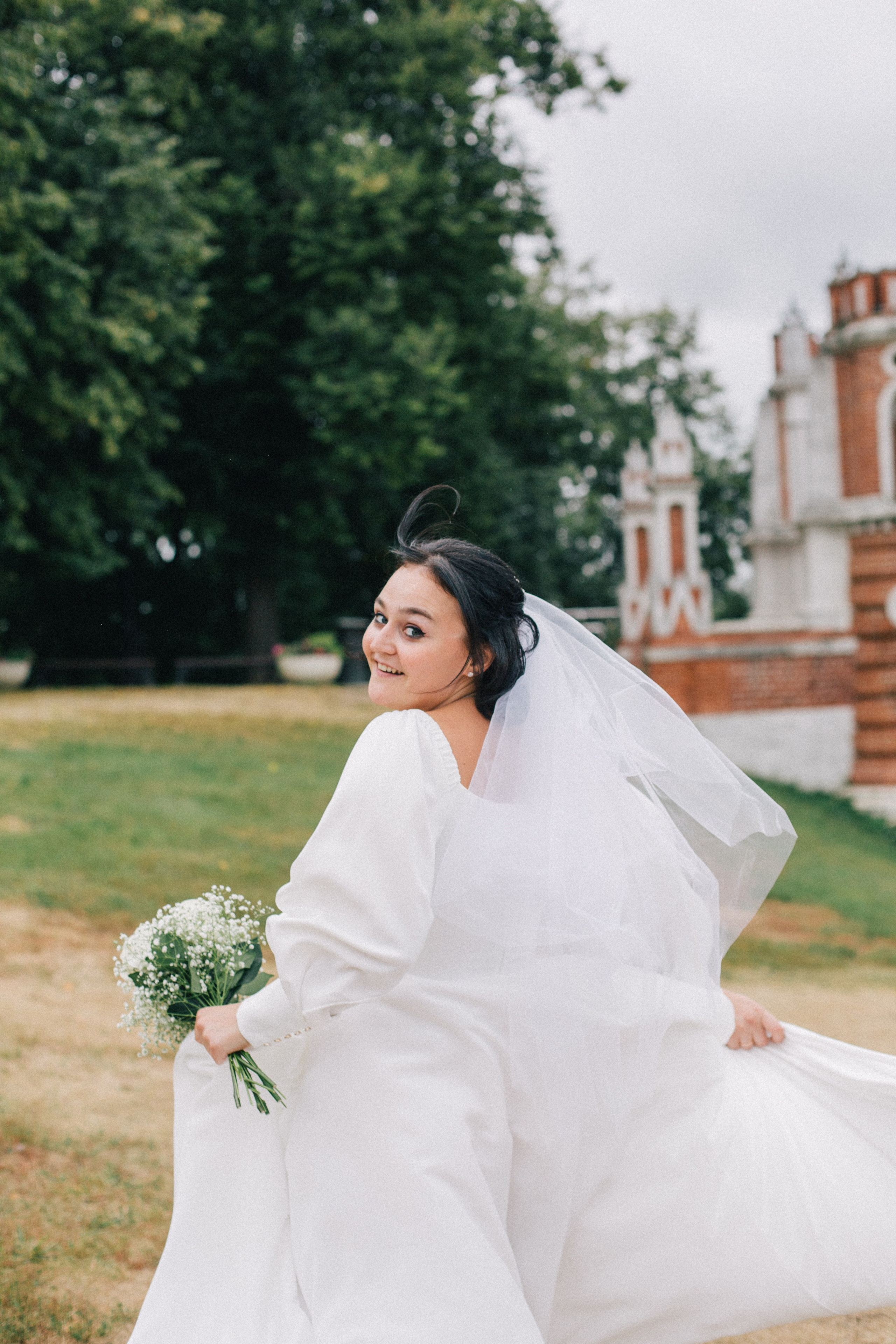 Примеры свадебных фотографий, позы для свадебной съёмки