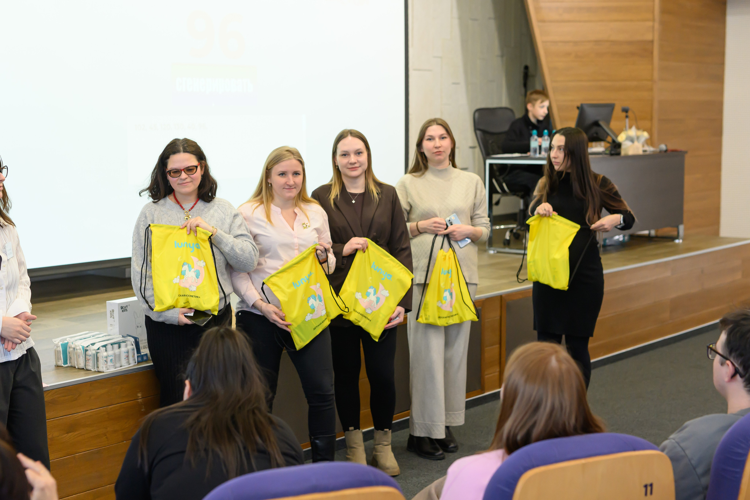 Фотоотчет праздника материнства февраль 2026 г. Профессиональный фотограф Елена Красилина г.Ярославль, г. Рыбинск