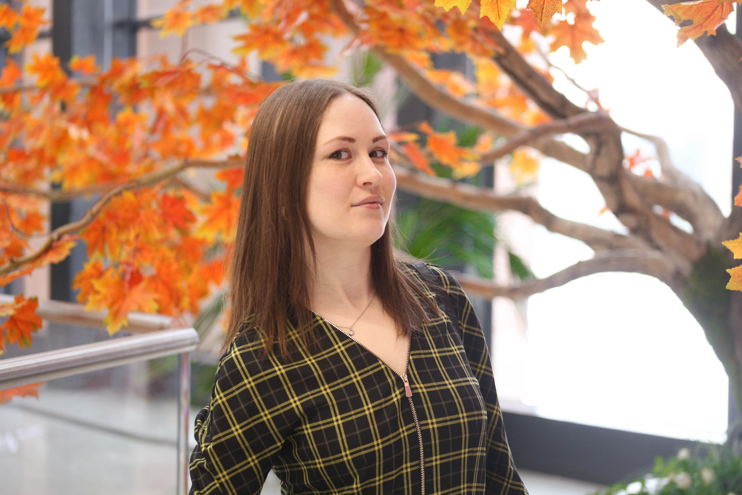 Маша в торговом центре. Фотограф Пермь. Фотосессия в фотостудии Перми и на свежем воздухе