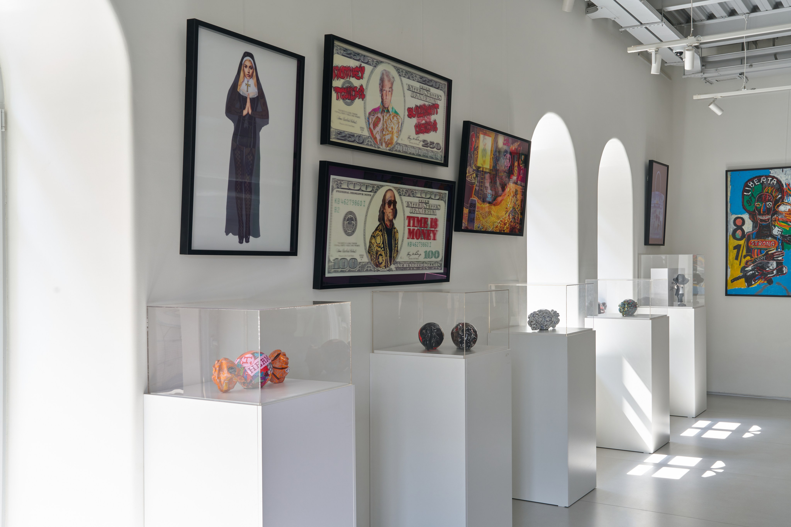 Art Gallery TOLSTOY. Рекламный, интерьерный, предметный фотограф в Москве, Санкт-Петербурге Ждан Павел