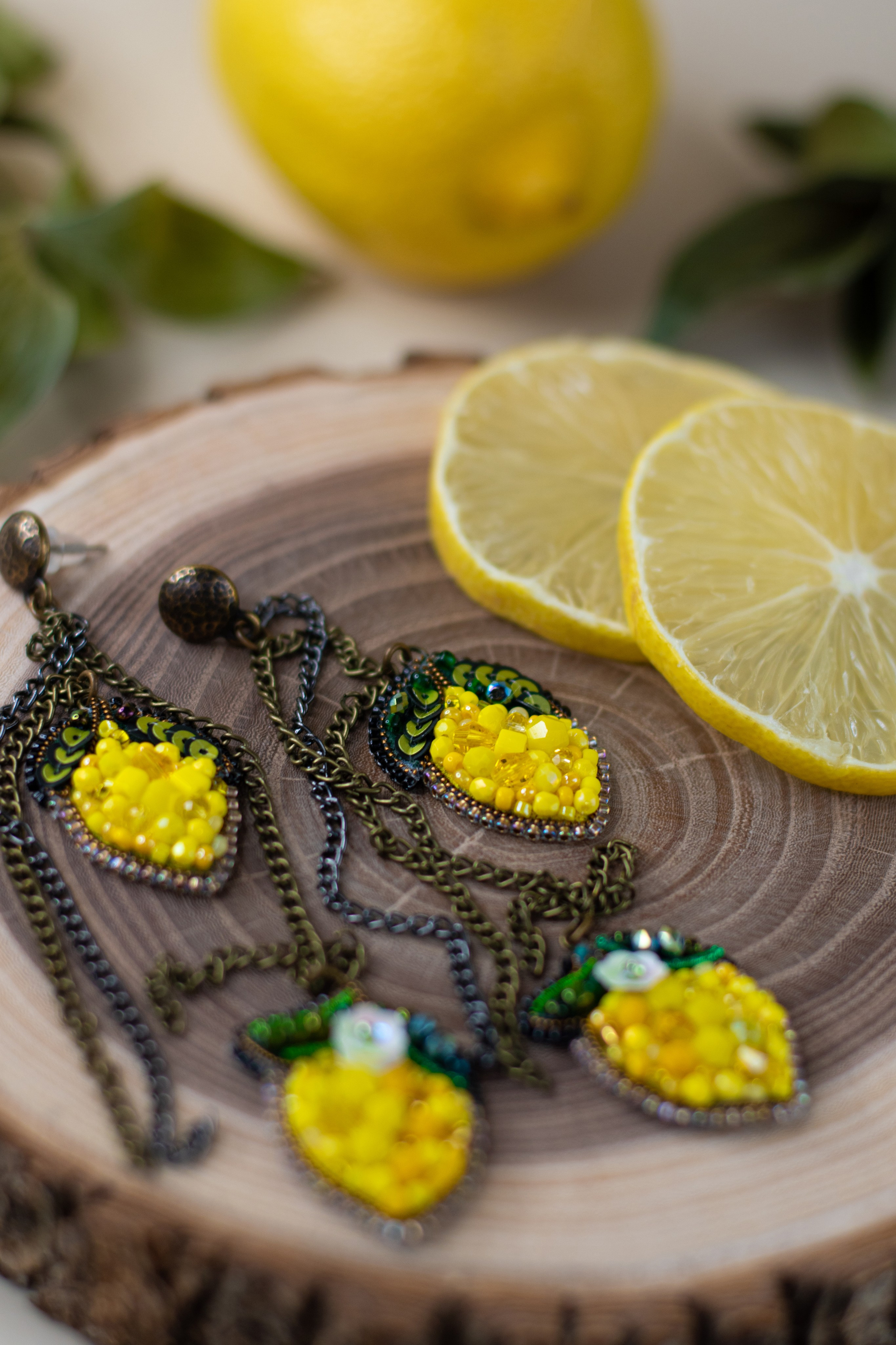 Серьги и брошь ручной работы «Лимоны». Фотограф Санкт-Петербург | Дарья Першина