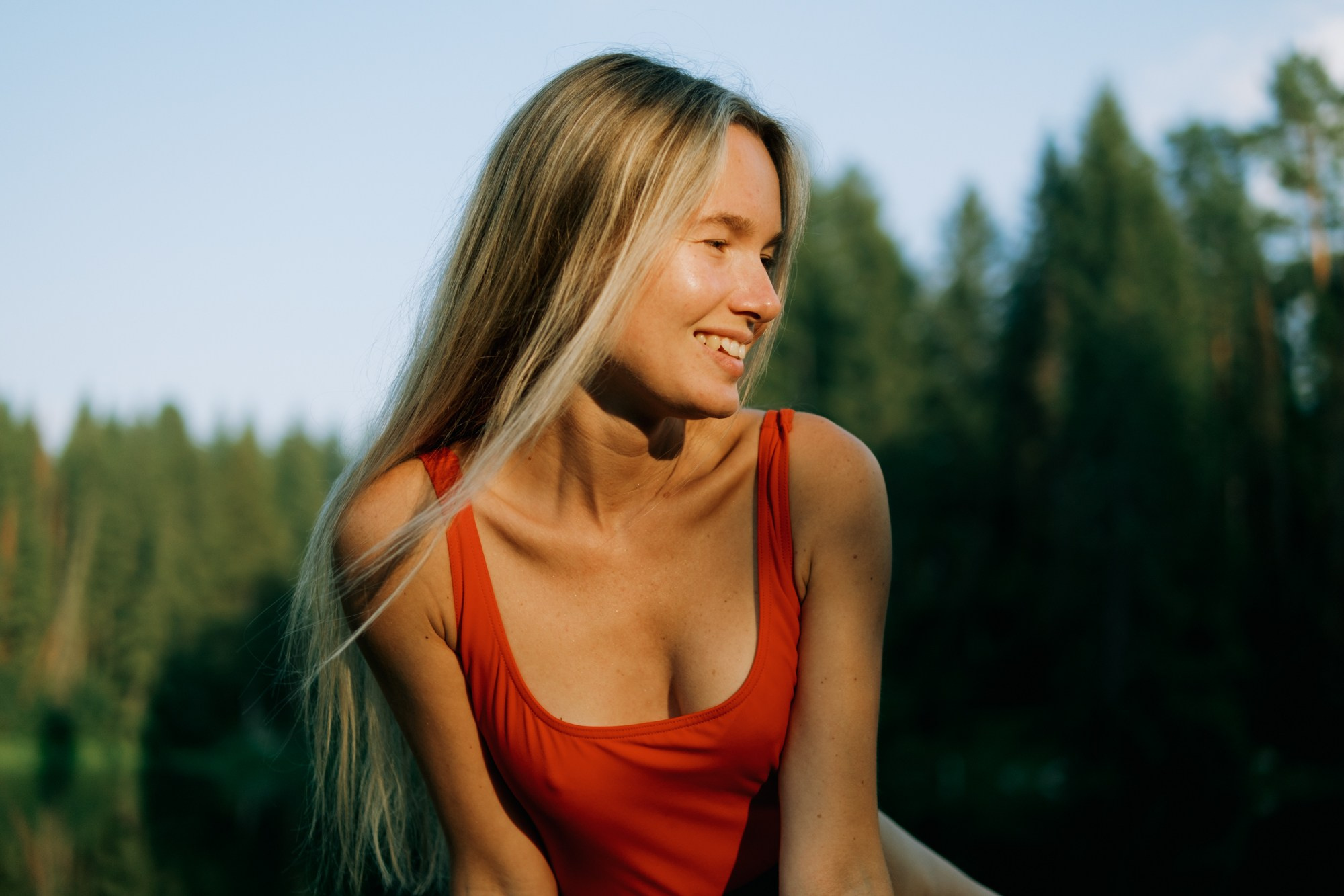 Nastya at the waterfall. Фотограф Павел Краснов