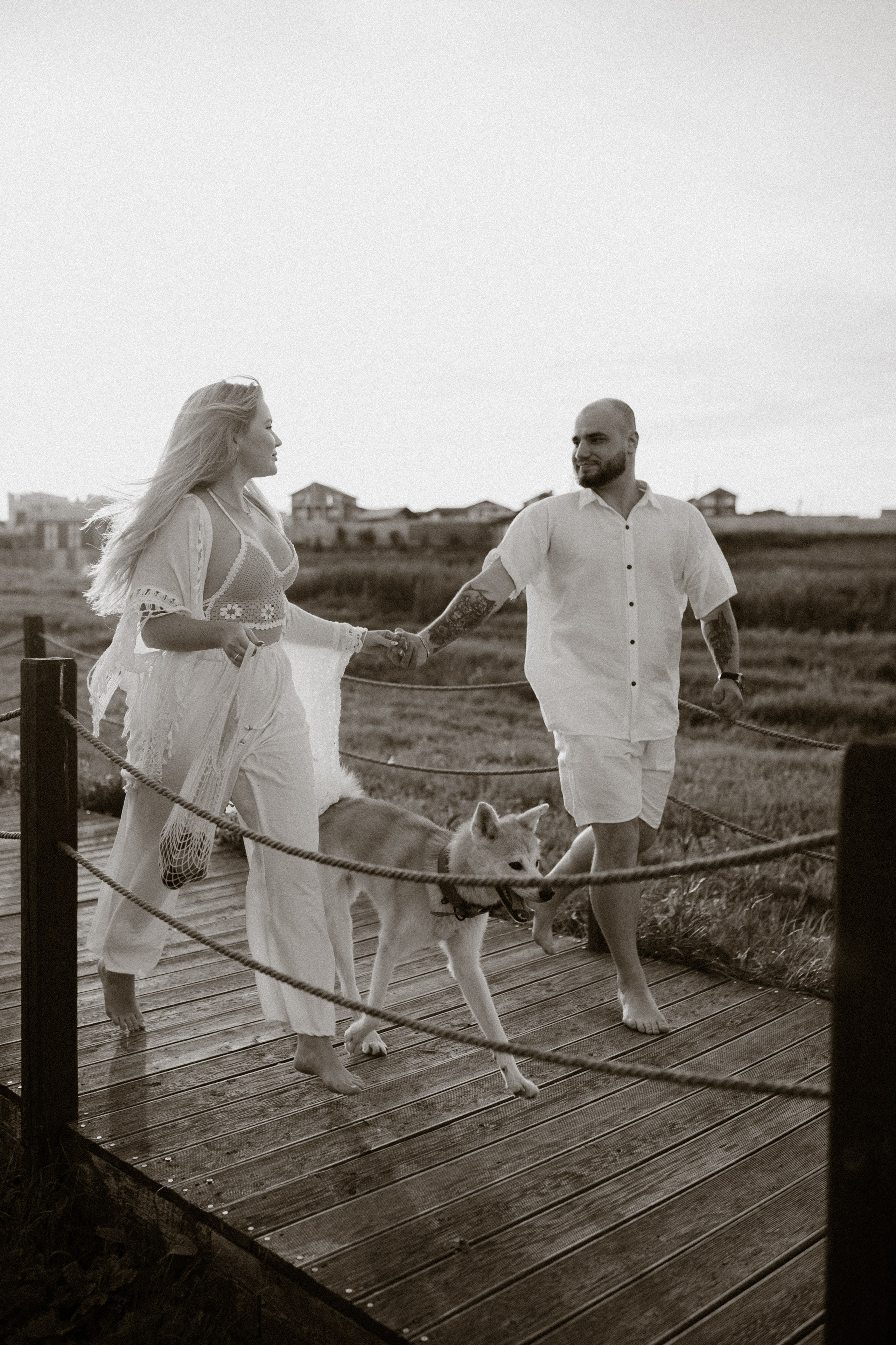 Летним вечером на пляже. Свадебный фотограф Новосибирск