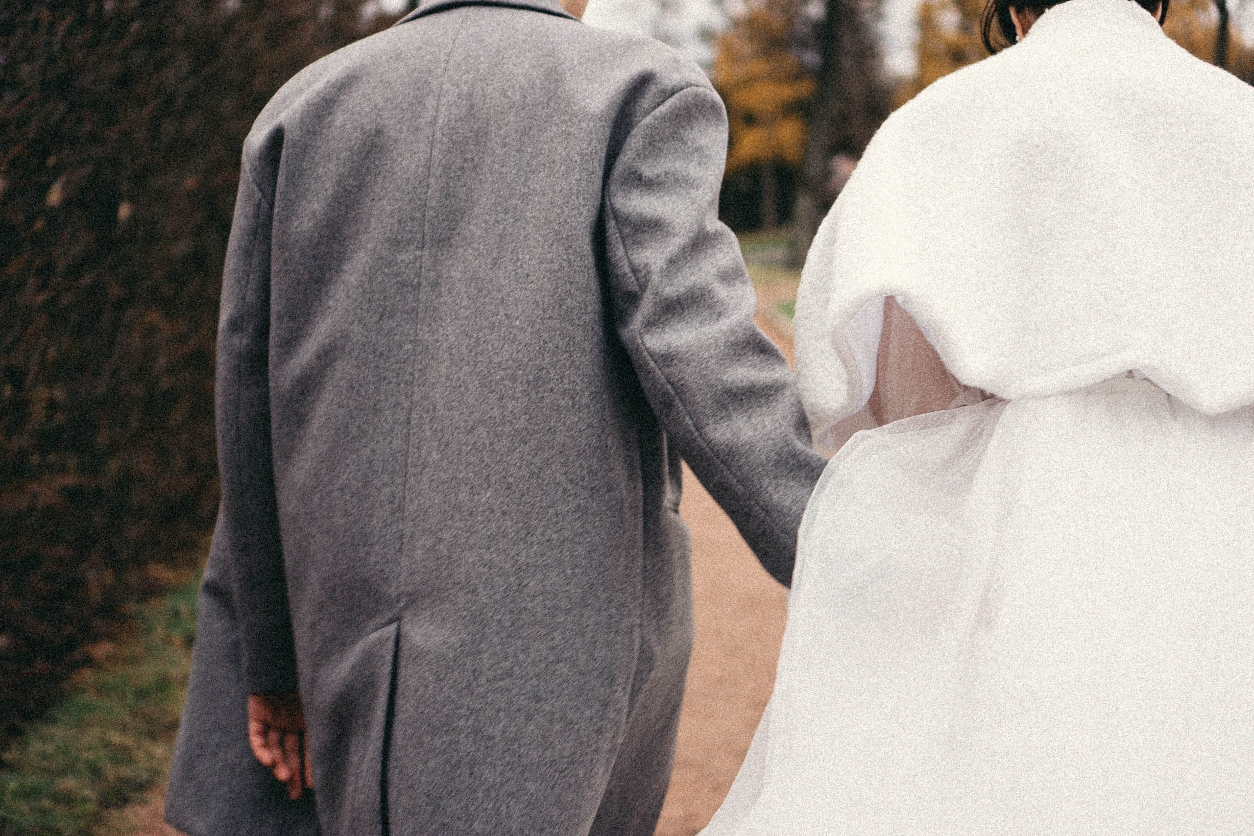 СВАДЕБНАЯ СЬЕМКА ПАРЫ В ГОРОДЕ ПУШКИН В ПАРКЕ ЕКАТЕРИНЕНСКОМ В НОЯБРЕ. Профессиональный фотограф, Санкт-Петербург — Виктория Богомолова