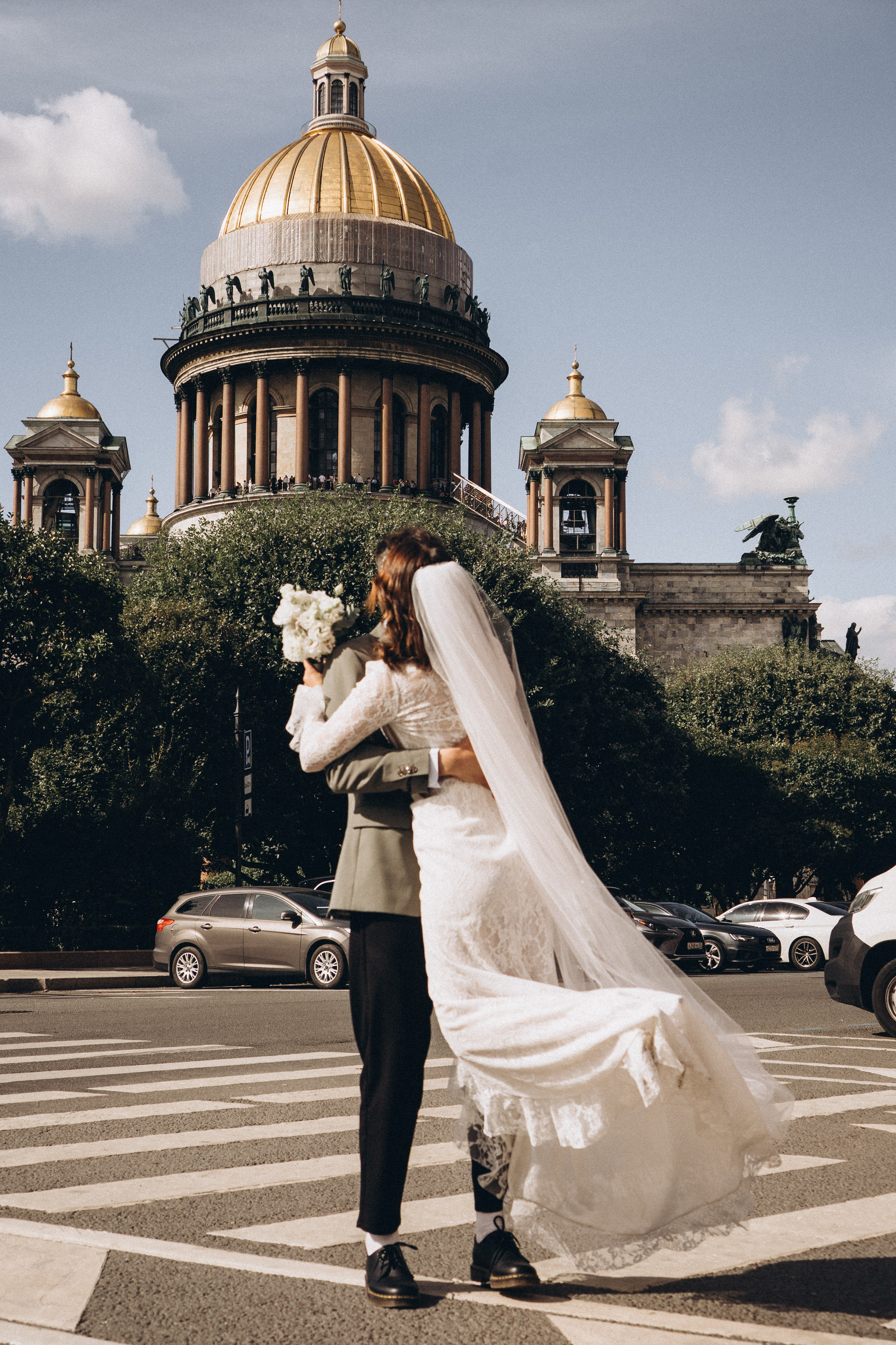 СВАДЕБНАЯ ПРОГУЛКА ВОЗЕ ИСАИКЕВСКОГО СОБОРА АСТОРИИ И ЗАКОНОДАЛЕТНОГО СОБРАНИЯ. Профессиональный фотограф, Санкт-Петербург — Виктория Богомолова