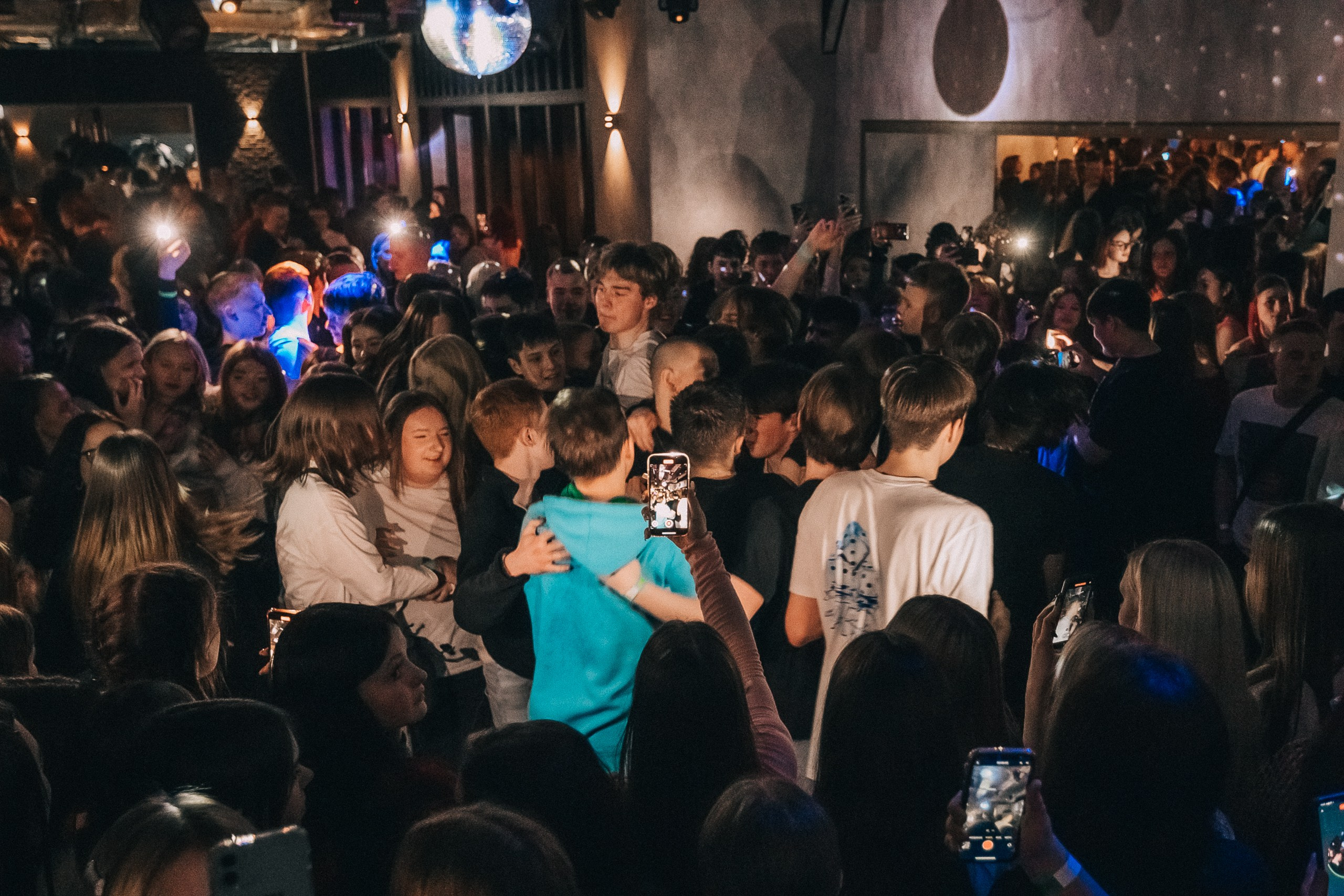 8 MARCH WOMENS DAY PARTY. Фотограф в Кемерово Владислав Шульц