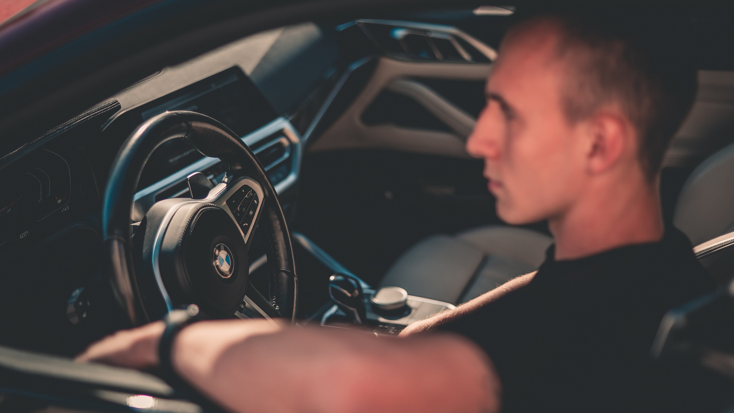 Вячеслав Шкадин — портретная съёмка. Иван Кубик — фотограф и видеограф