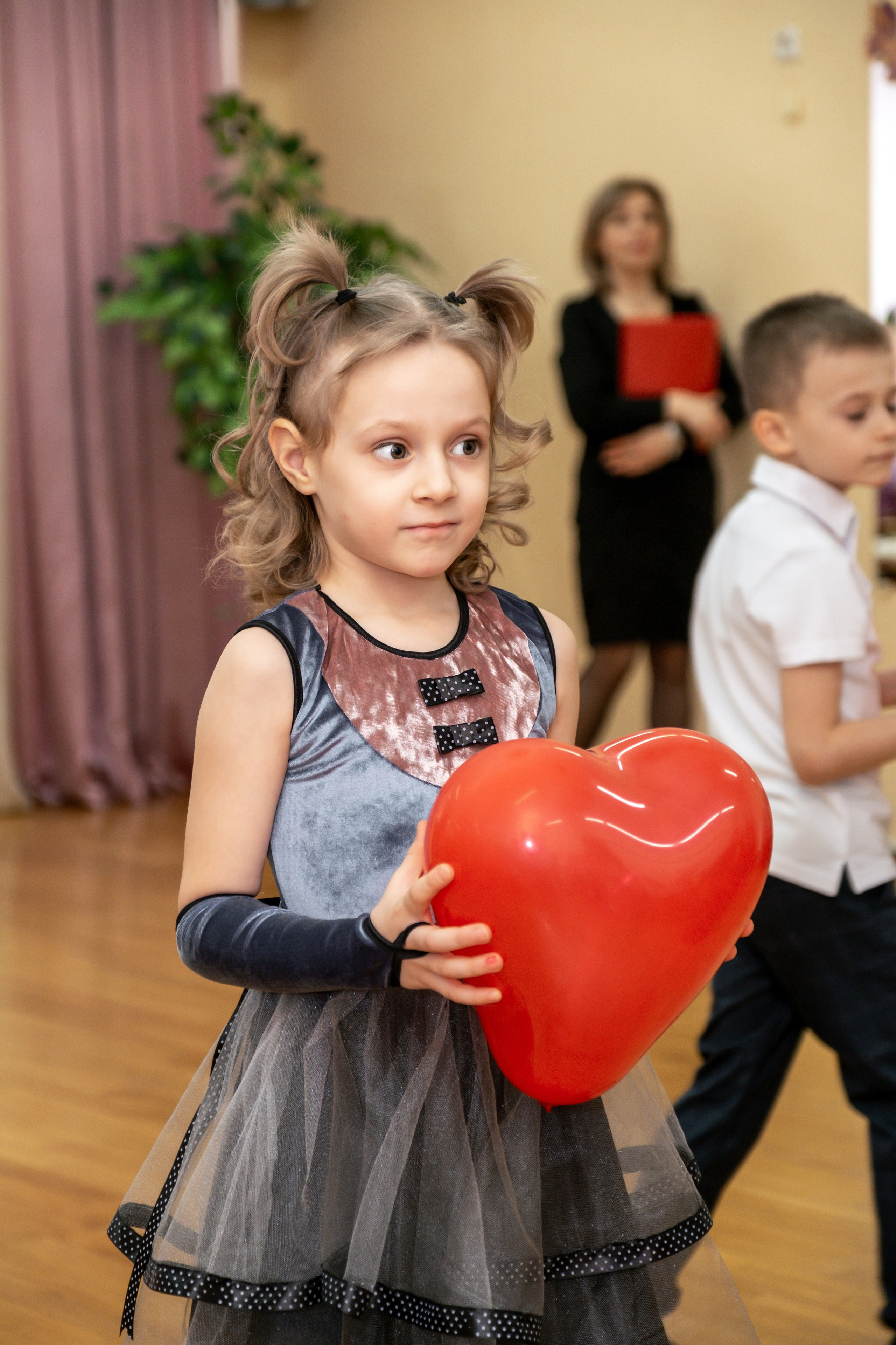 Праздник 8 марта в детском саду. Семейный и детский фотограф в Москве Светлана Потемкина