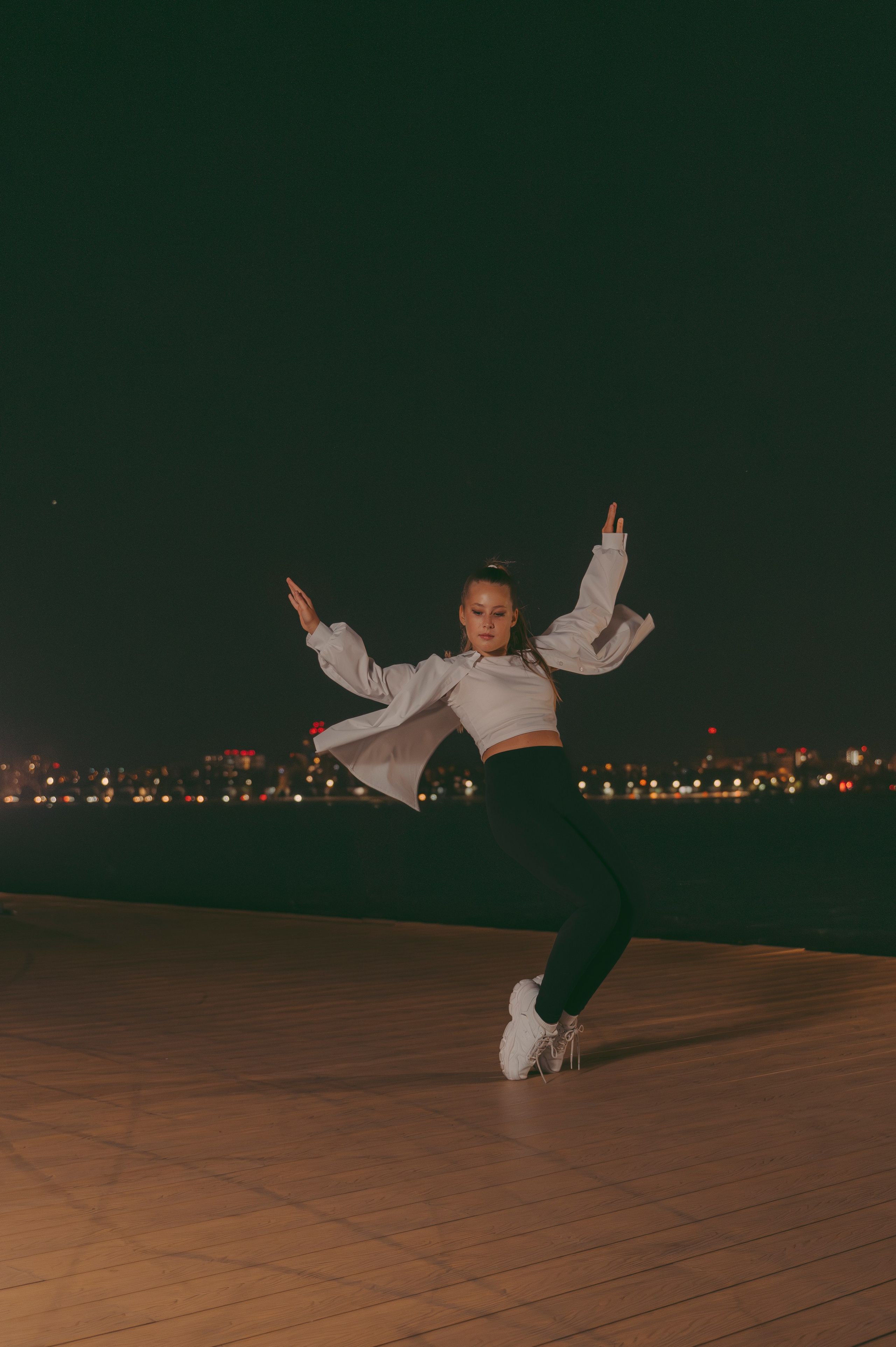 Съёмка EnDehors в вечернем городе. Фотограф Сергей Дружков (Воронеж / Липецк)