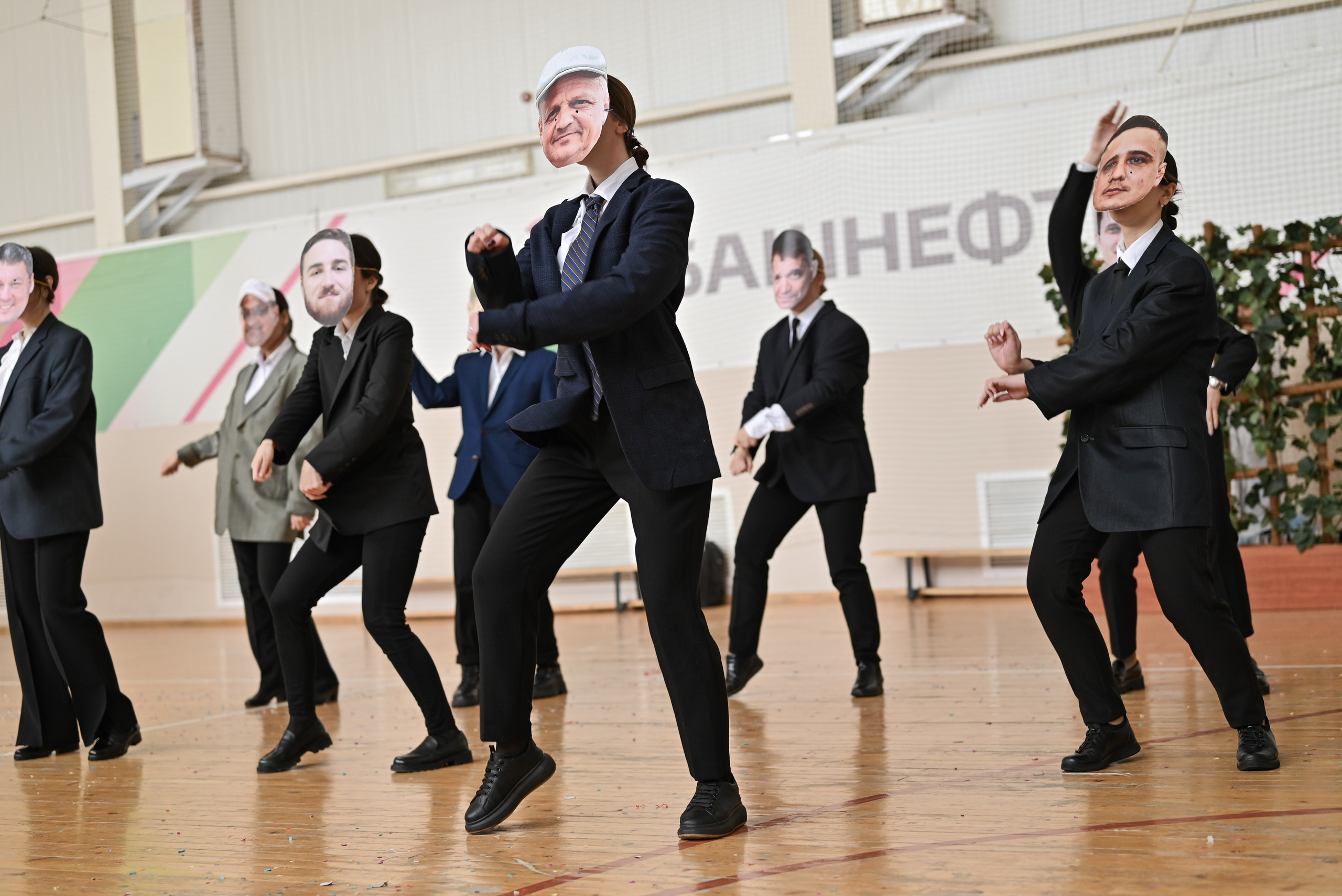 БАШНЕФТЬ Поздравления мужчин с 23 февраля!. Свадебный и семейный фотограф в Уфе Александров Максим