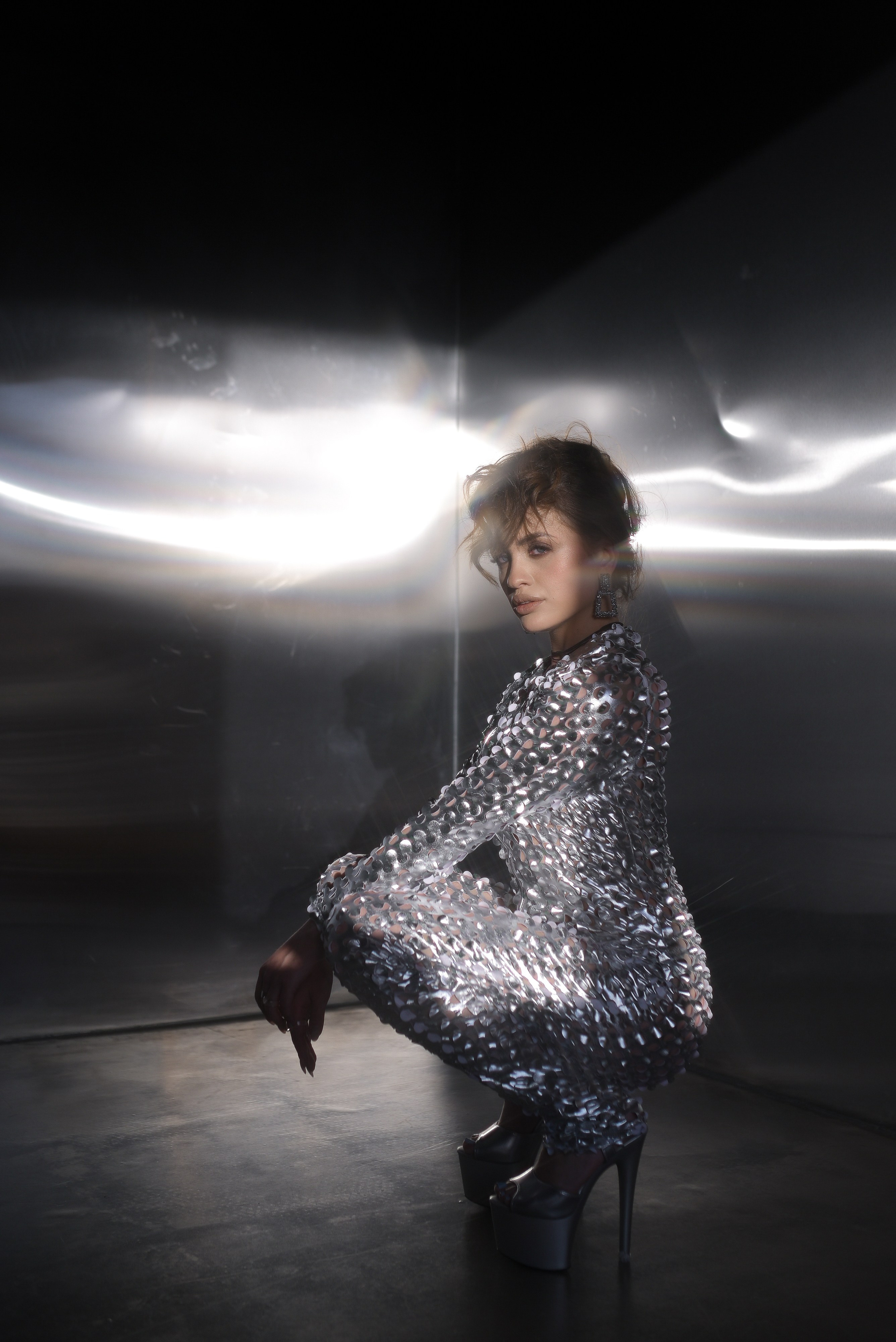 Съёмка в фотостудии Base, серебристая стена. Semerlina.ru