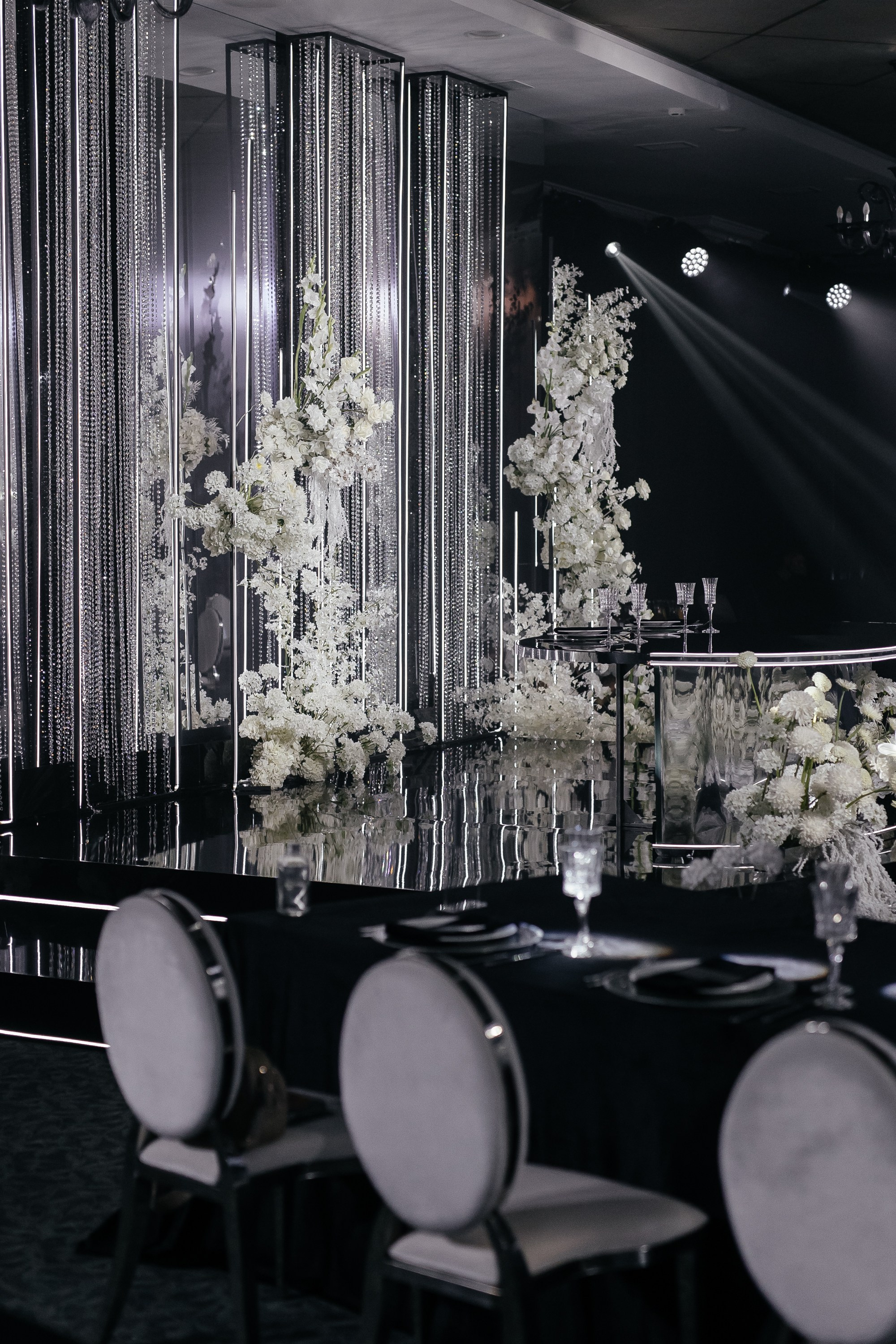 Реализация концепции свадебного декора «Отражаясь в любимых» LAZAR DECOR. Главная