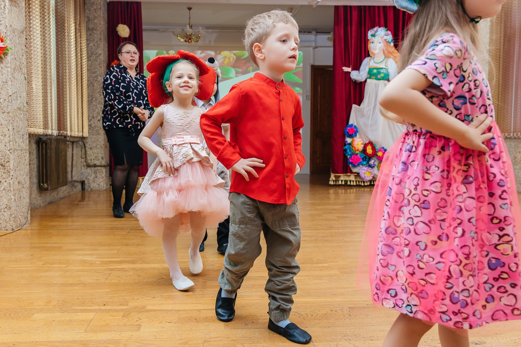 Детский сад № 93 — Утренник (07.03.2024). Свадебный и семейный фотограф Крамар Наталья