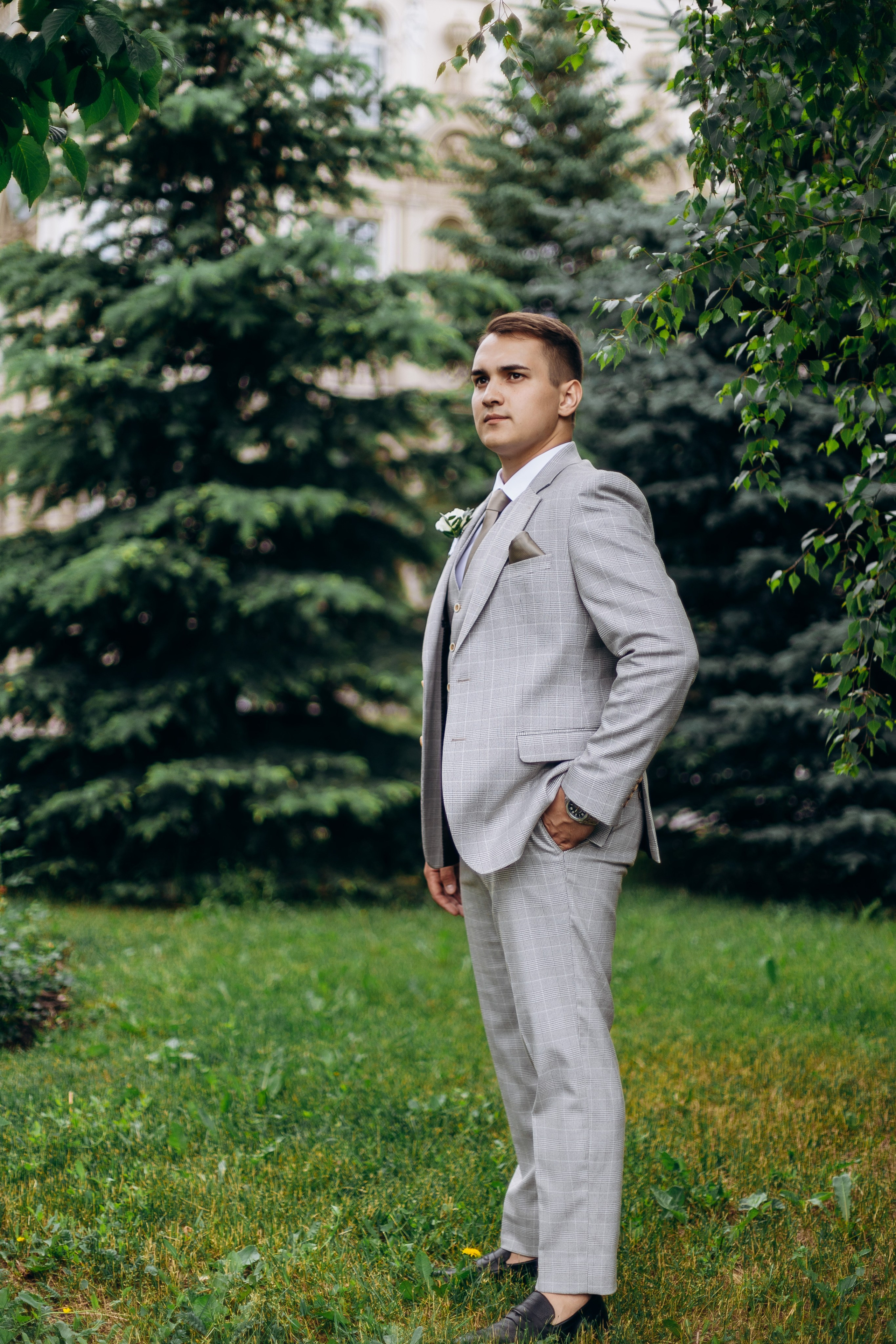 фотограф на свадьбу, свадебная фотосессия в театре, букет невесты