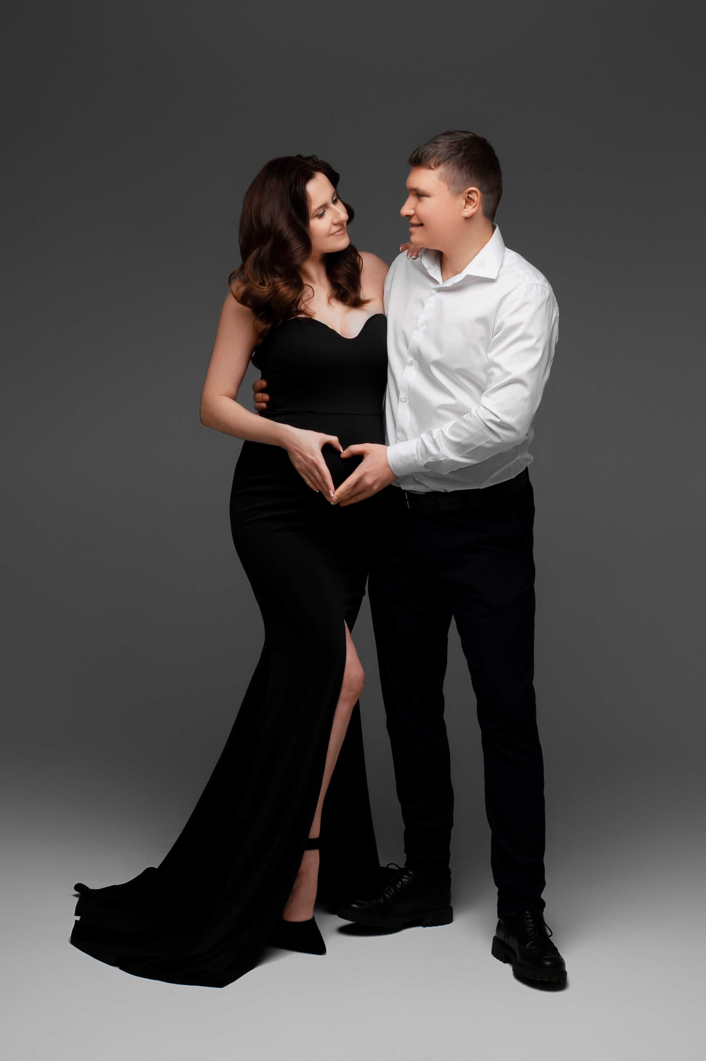 Фотосессия Беременности в Москве в стиле VOGUE "Всё включено". Стильная Фотосессия беременности как с обложки журнала.