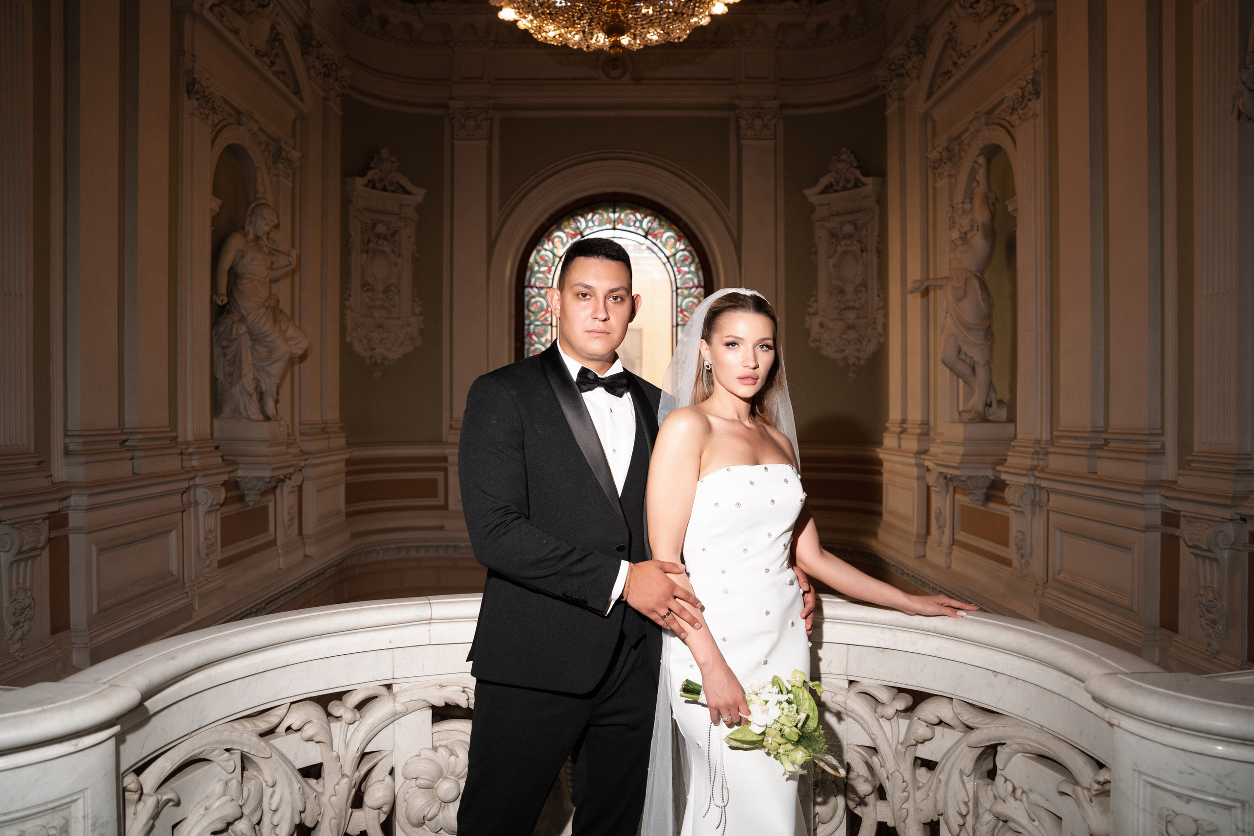 Виктория & Роман. Камерная городская свадьба в видовом ресторане в стиле современная классика. Свадебный фотограф организатор в Санкт-Петербурге Ассоль Опарина