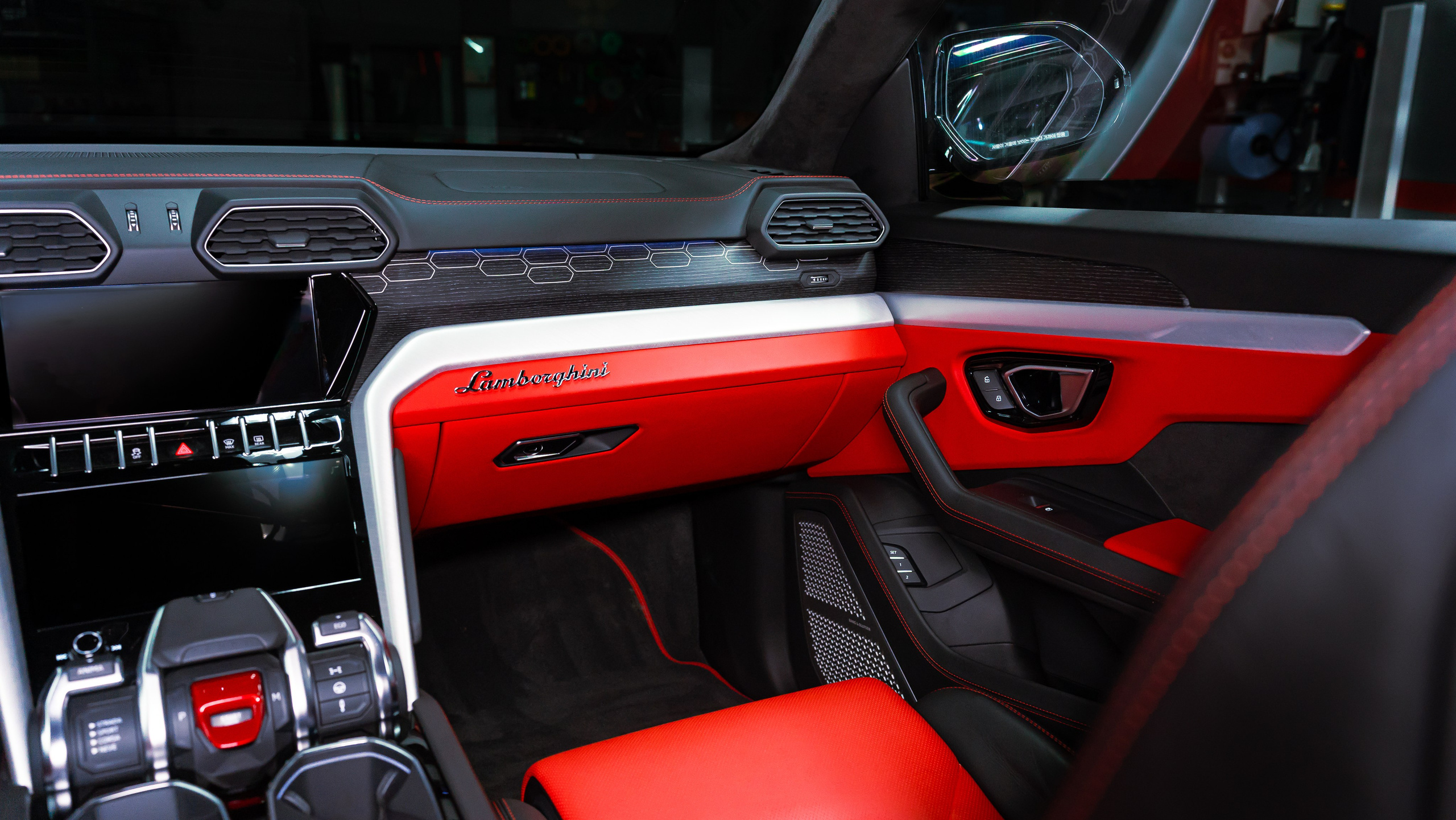 LAMBORGHINI URUS. Автомобильный фотограф в Санкт Петербурге. Евгений Коновалов